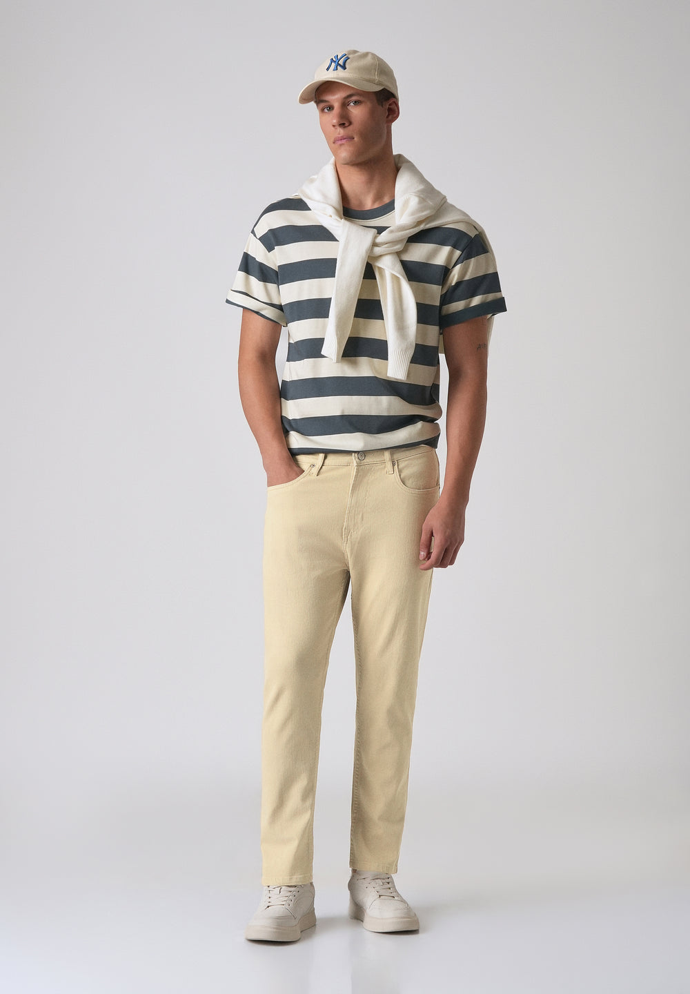 Cream Carrot Fit Denim