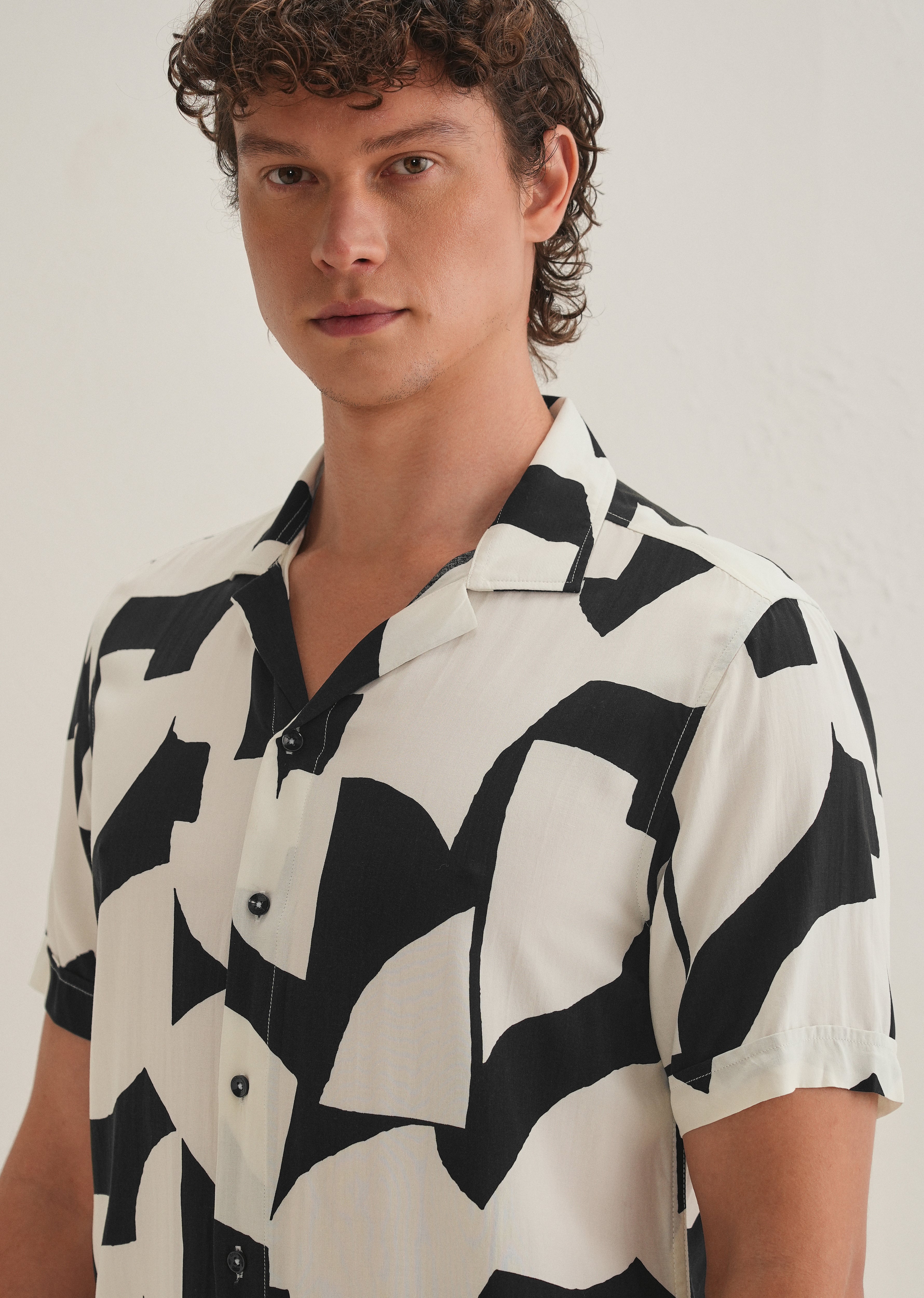 Abstract Monochrome Print Half sleeve shirt