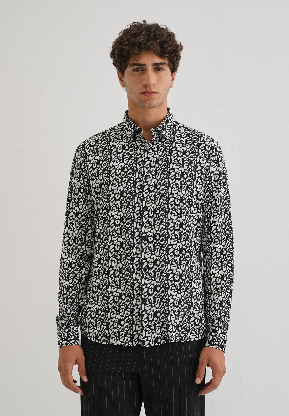 Achromatic Rosette Print Full sleeve shirt
