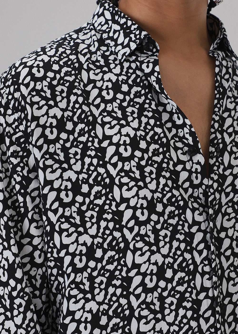 Achromatic Rosette Print Full sleeve shirt