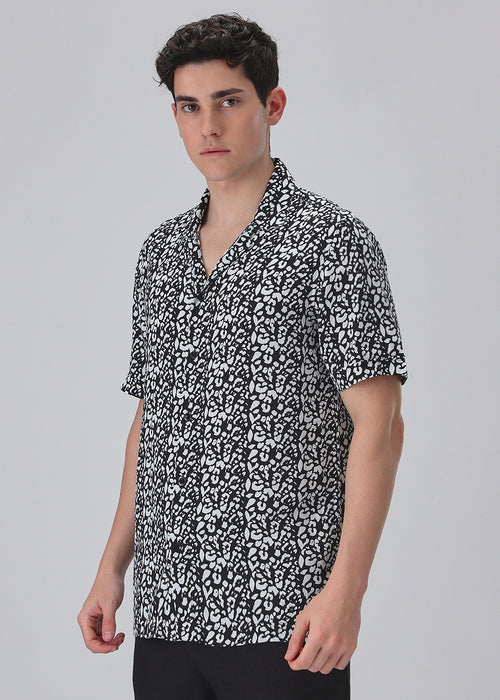 Achromatic Rosette Print Half sleeve shirt