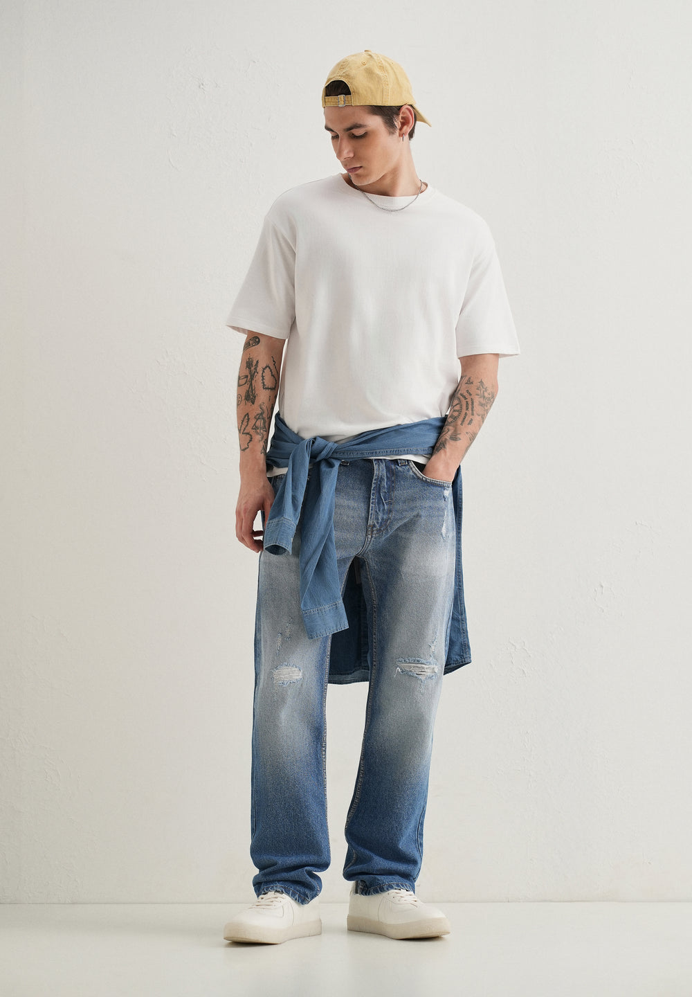 Afina Ripped Blue Straight fit Jeans