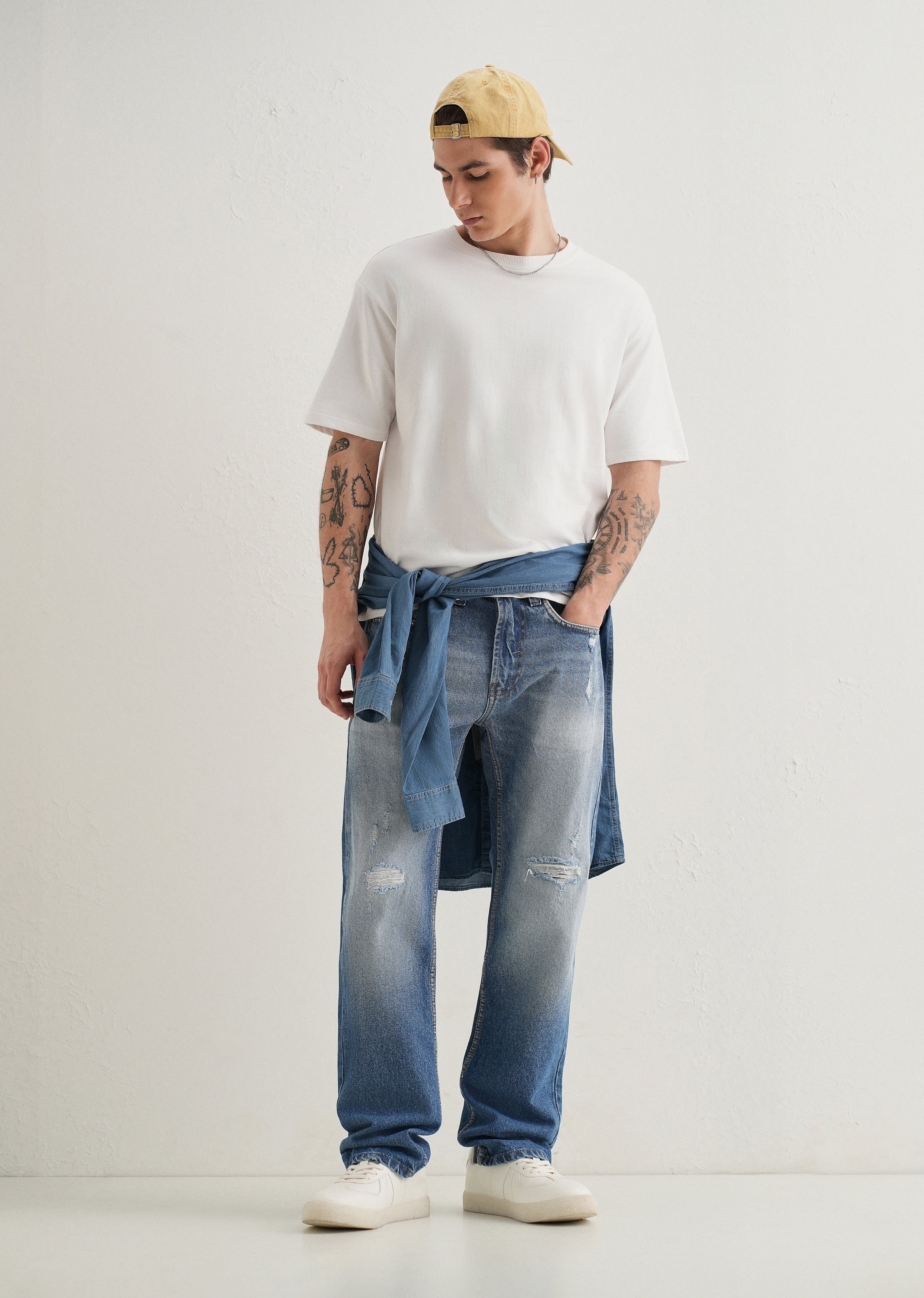 Afina Ripped Blue Straight fit Jeans