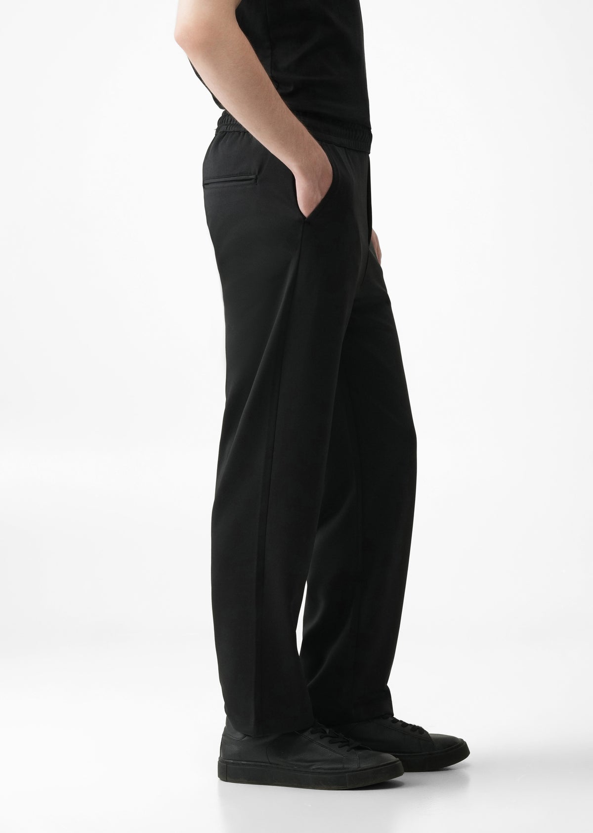 Black Elasticated Regular Fit Pant