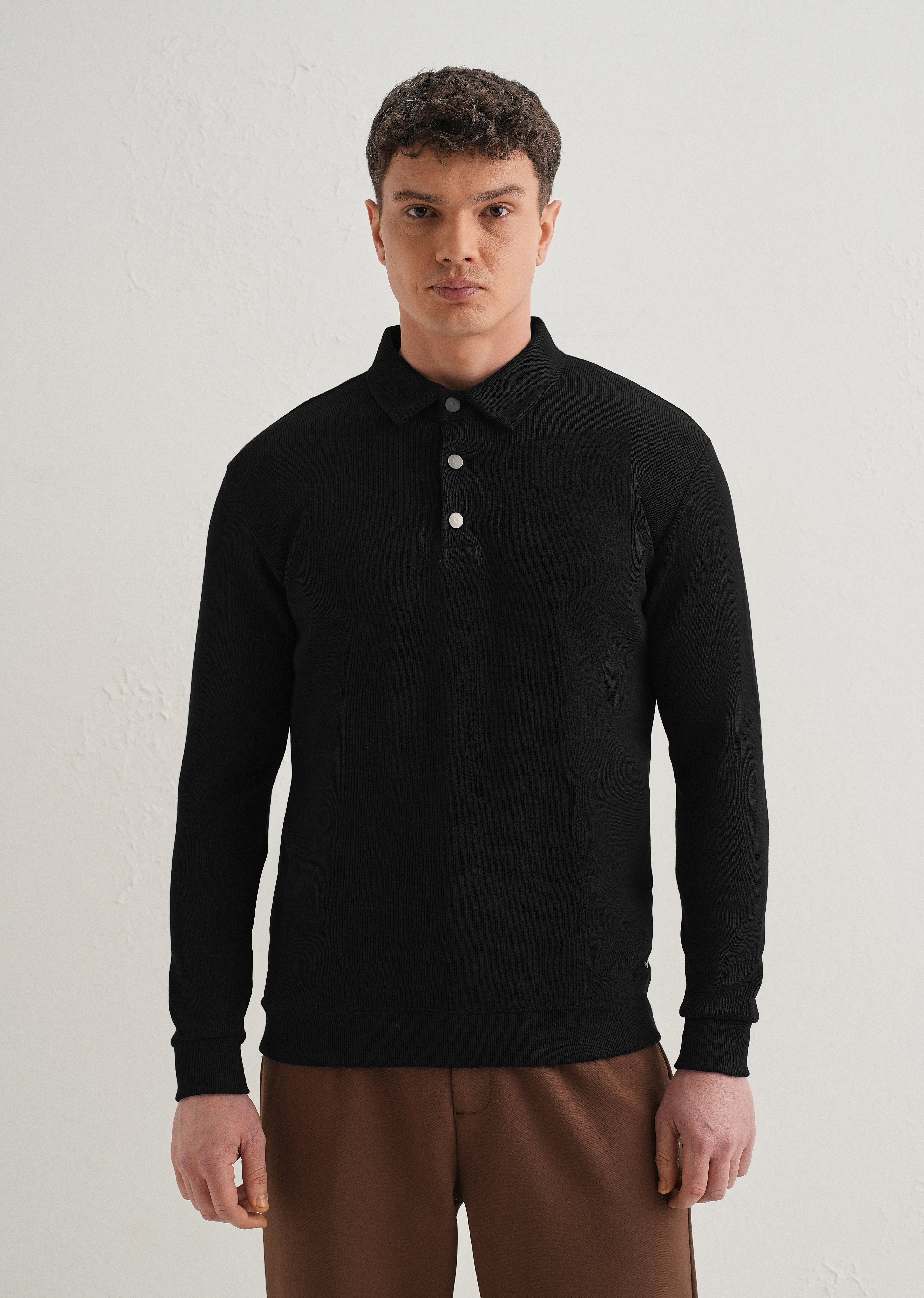 Black Knitted Polo Sweatshirt