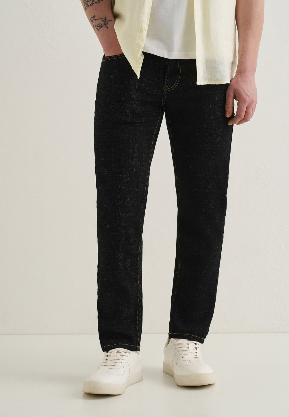 Black Mid Rise Carrot Fit Jeans
