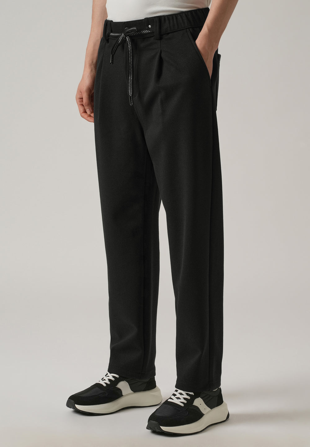 Black Textured Pleated Drawstring Pant