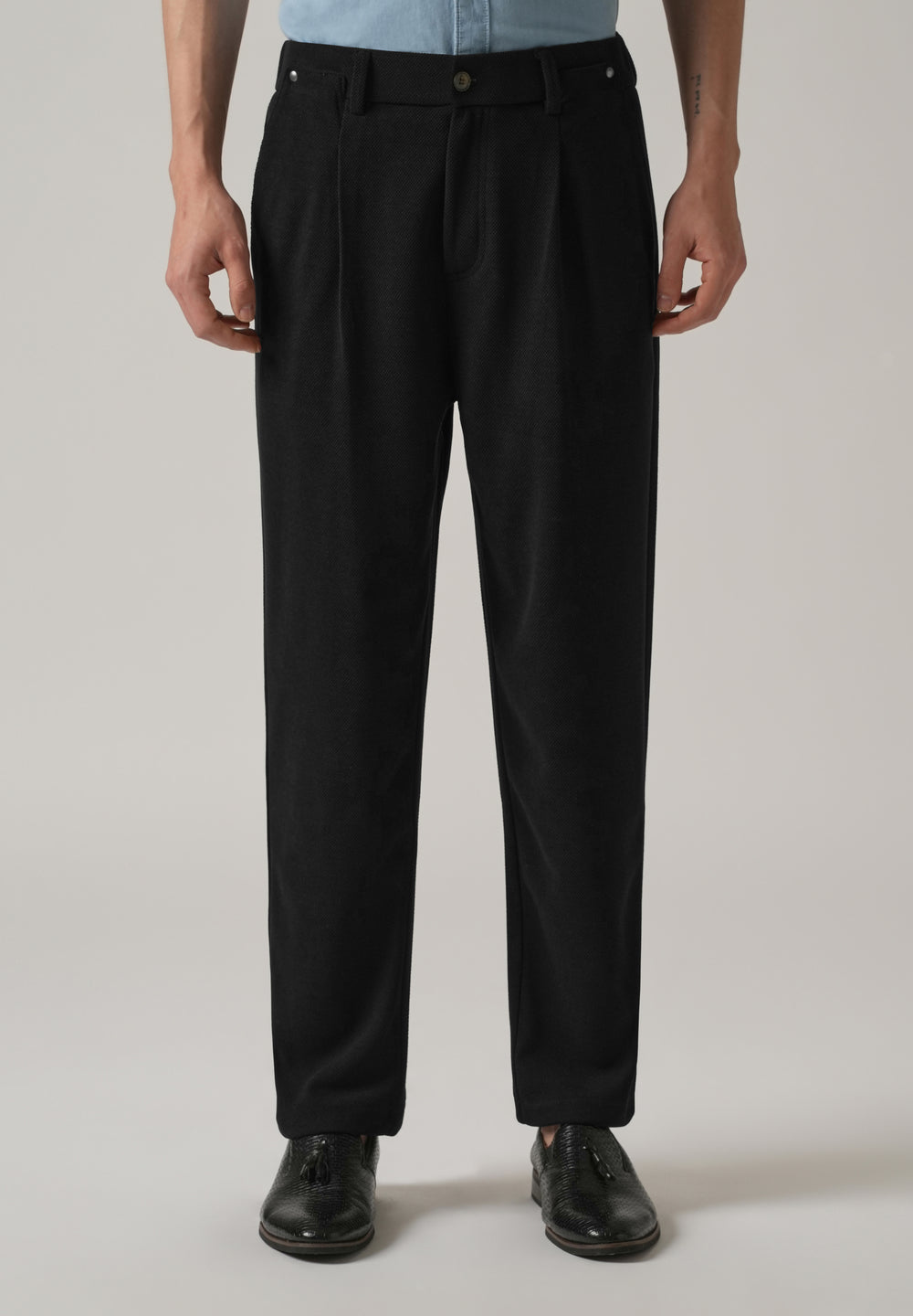 Black Textured Pleated Relaxed Fit Pant