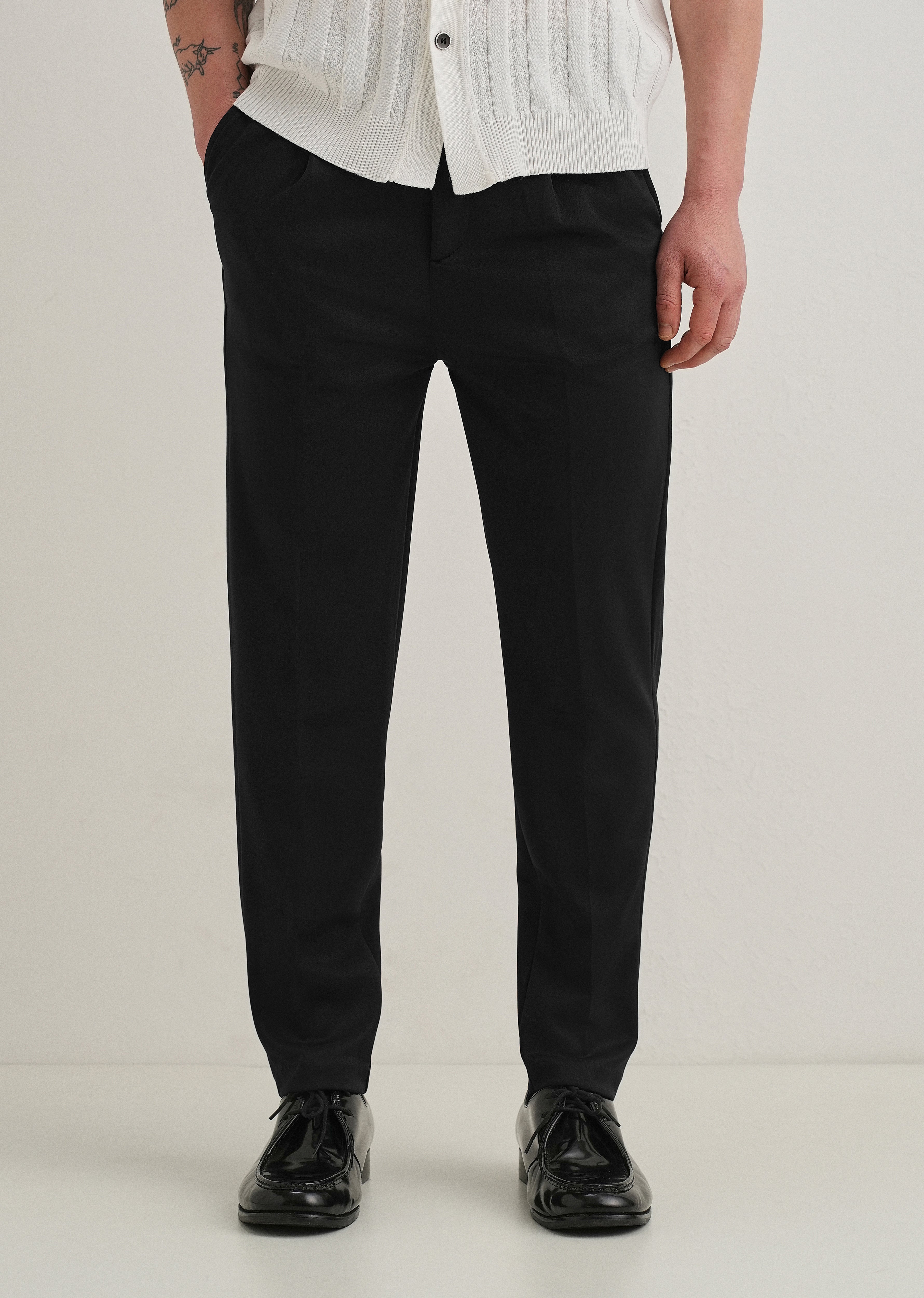 Black Pleated Relaxed Fit Trousers