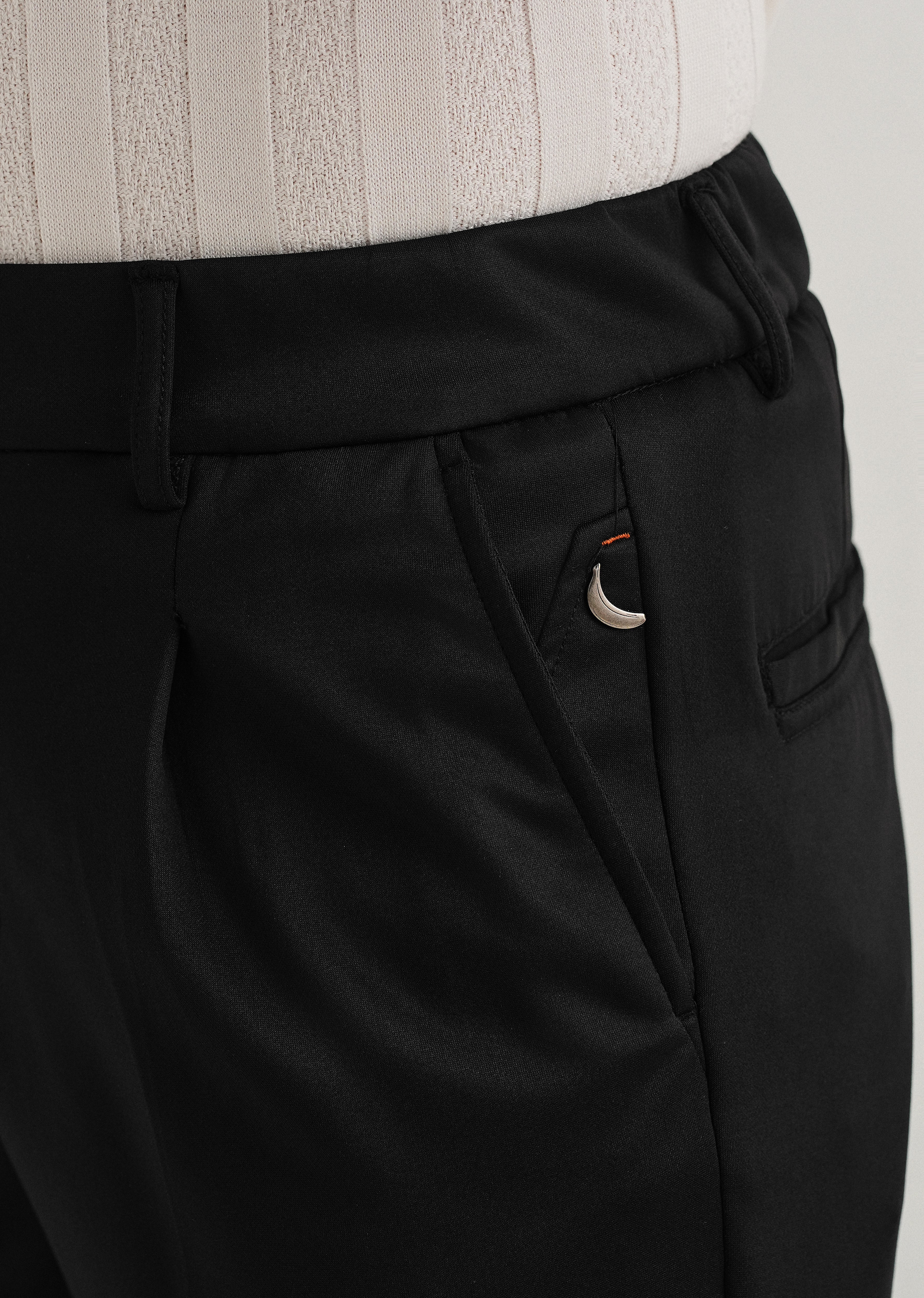 Black Pleated Relaxed Fit Trousers