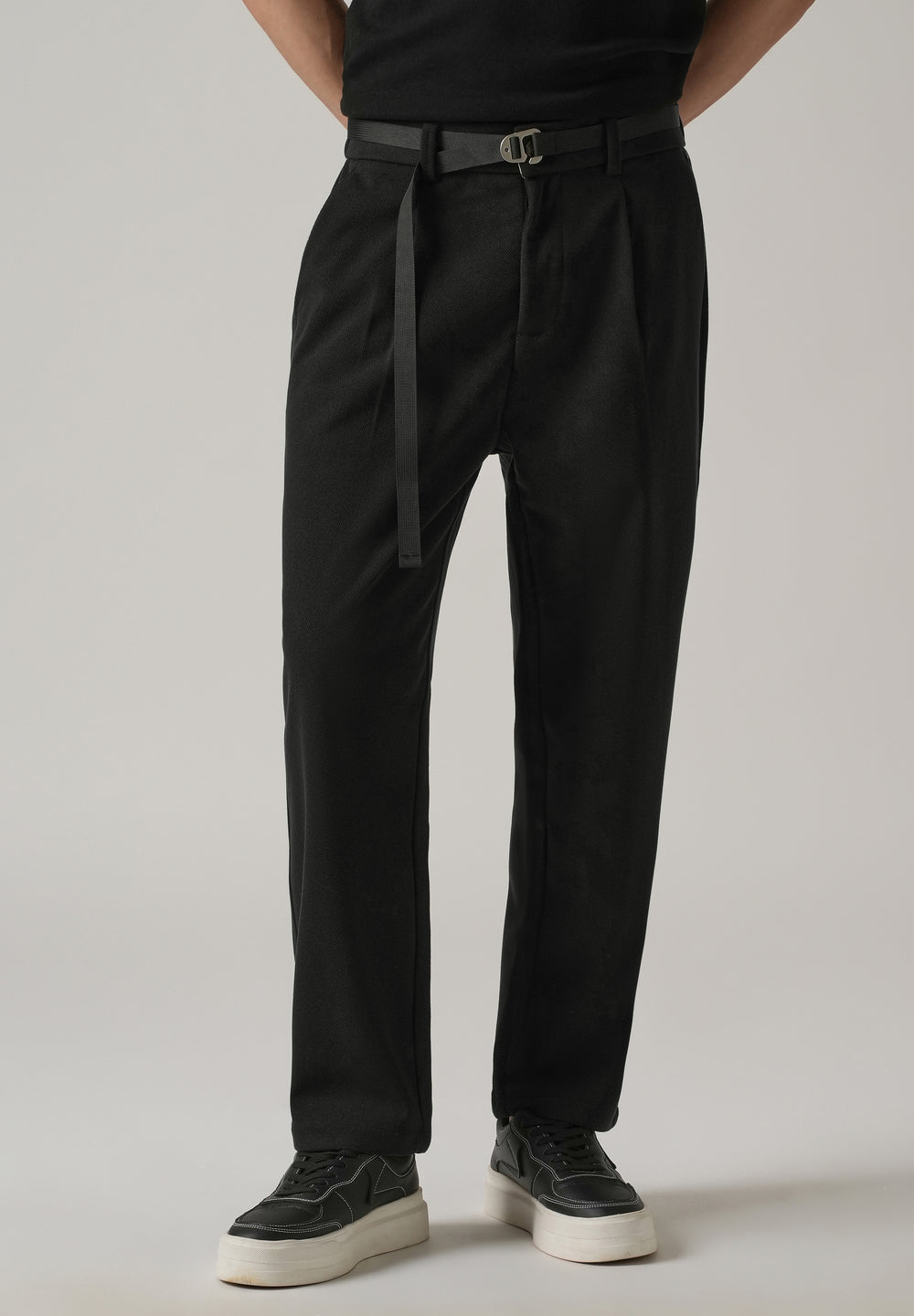 Black Relaxed Fit Textured Pleated Pant