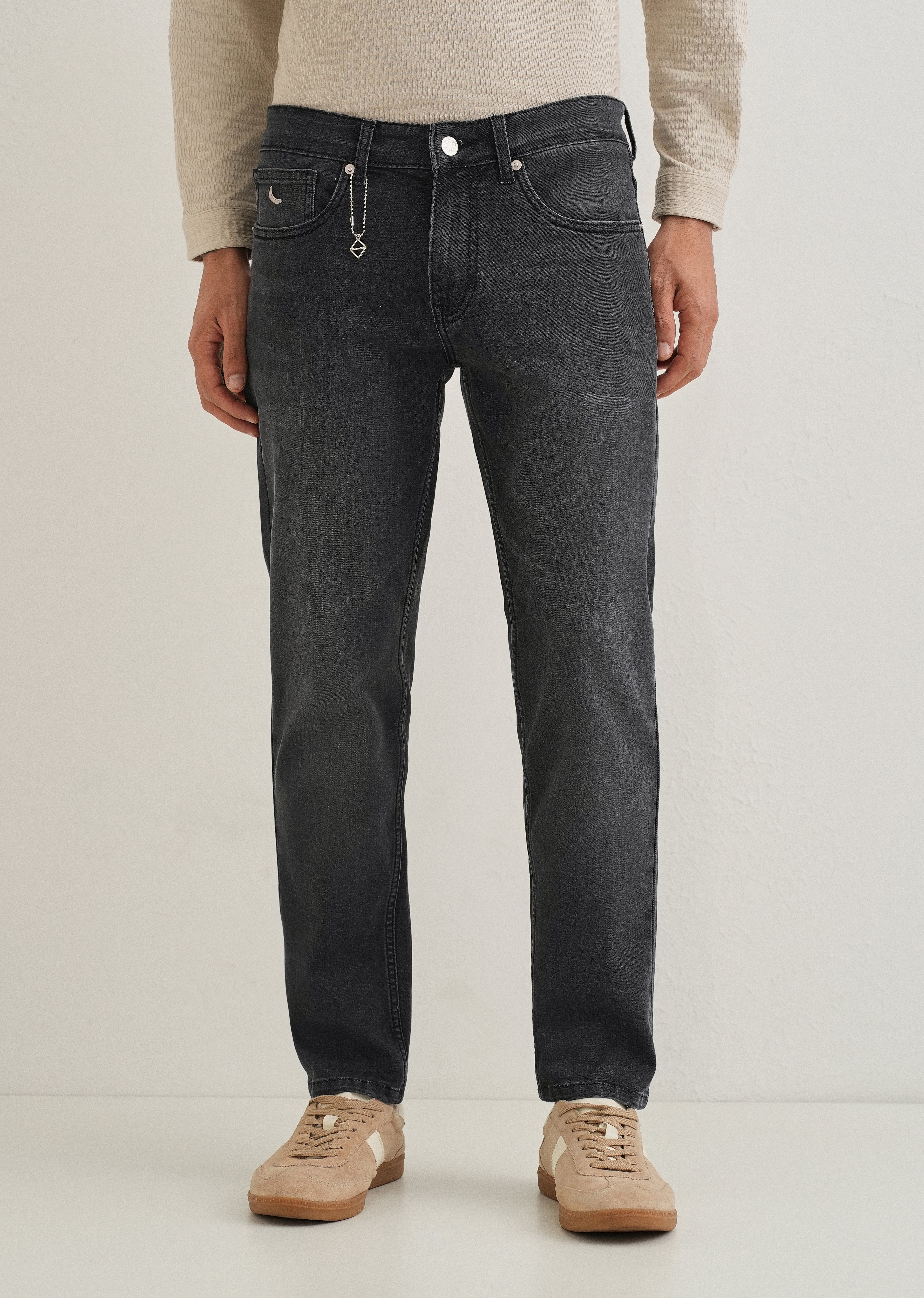 Black Wash Carrot Fit Jeans