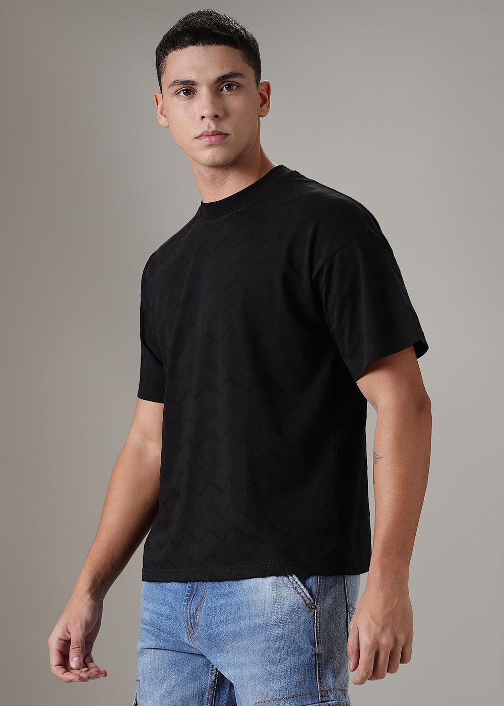 Black Zig Zag Textured T-shirt