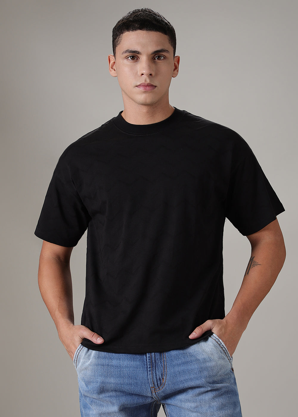 Black Zig Zag Textured T-shirt