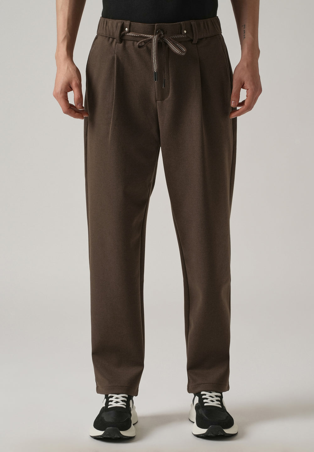 Brown Textured Pleated Drawstring Pant