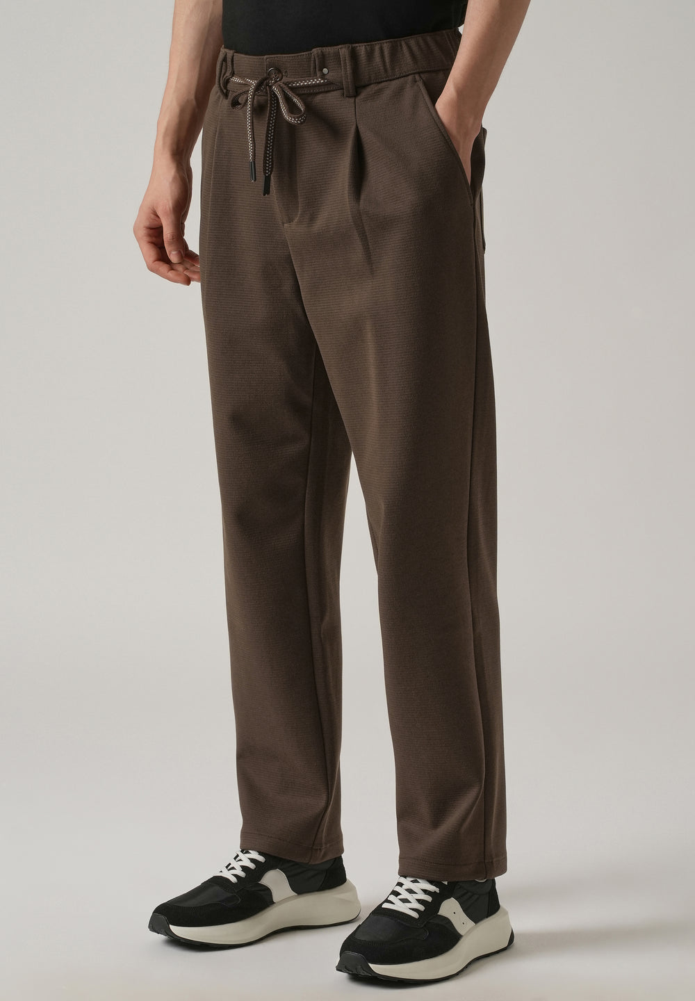 Brown Textured Pleated Drawstring Pant