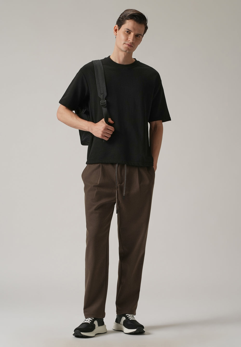 Brown Textured Pleated Drawstring Pant