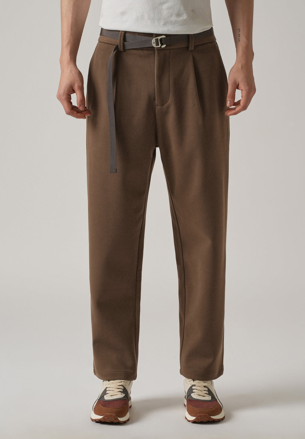 Brown Relaxed Fit Textured Pleated Pant