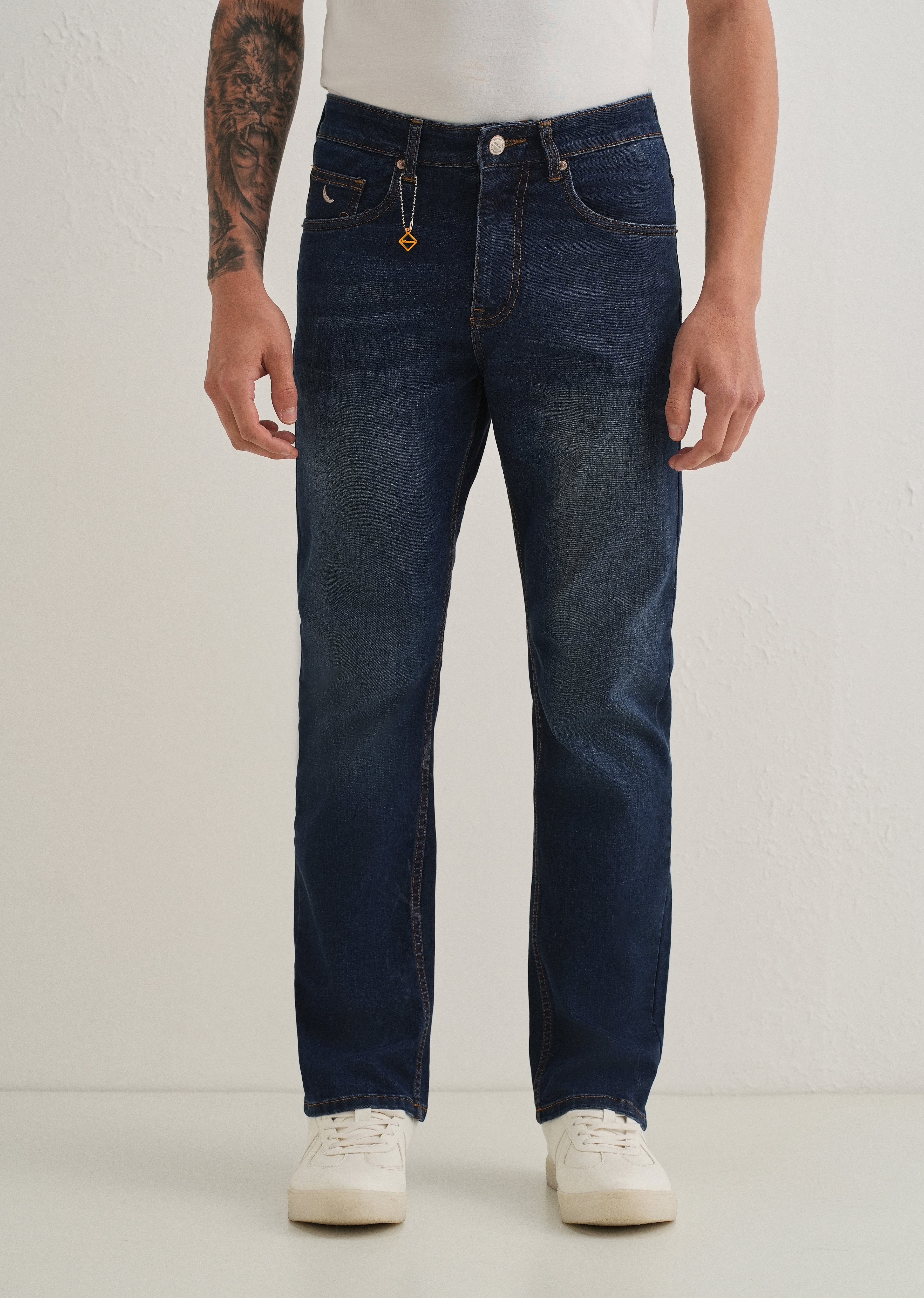 Classic Indigo Straight jeans