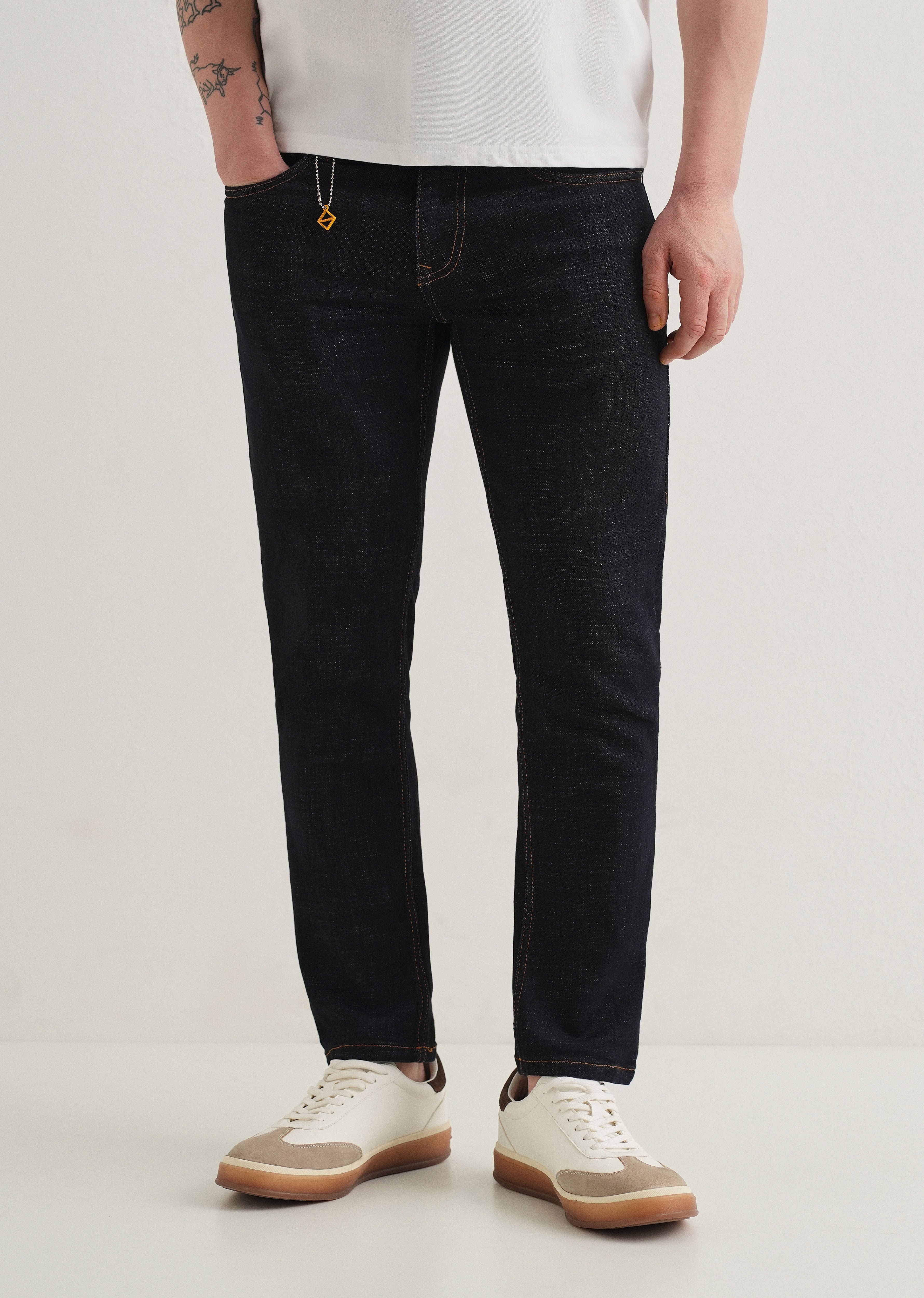 Dark Blue Mid Rise Carrot Fit Jeans