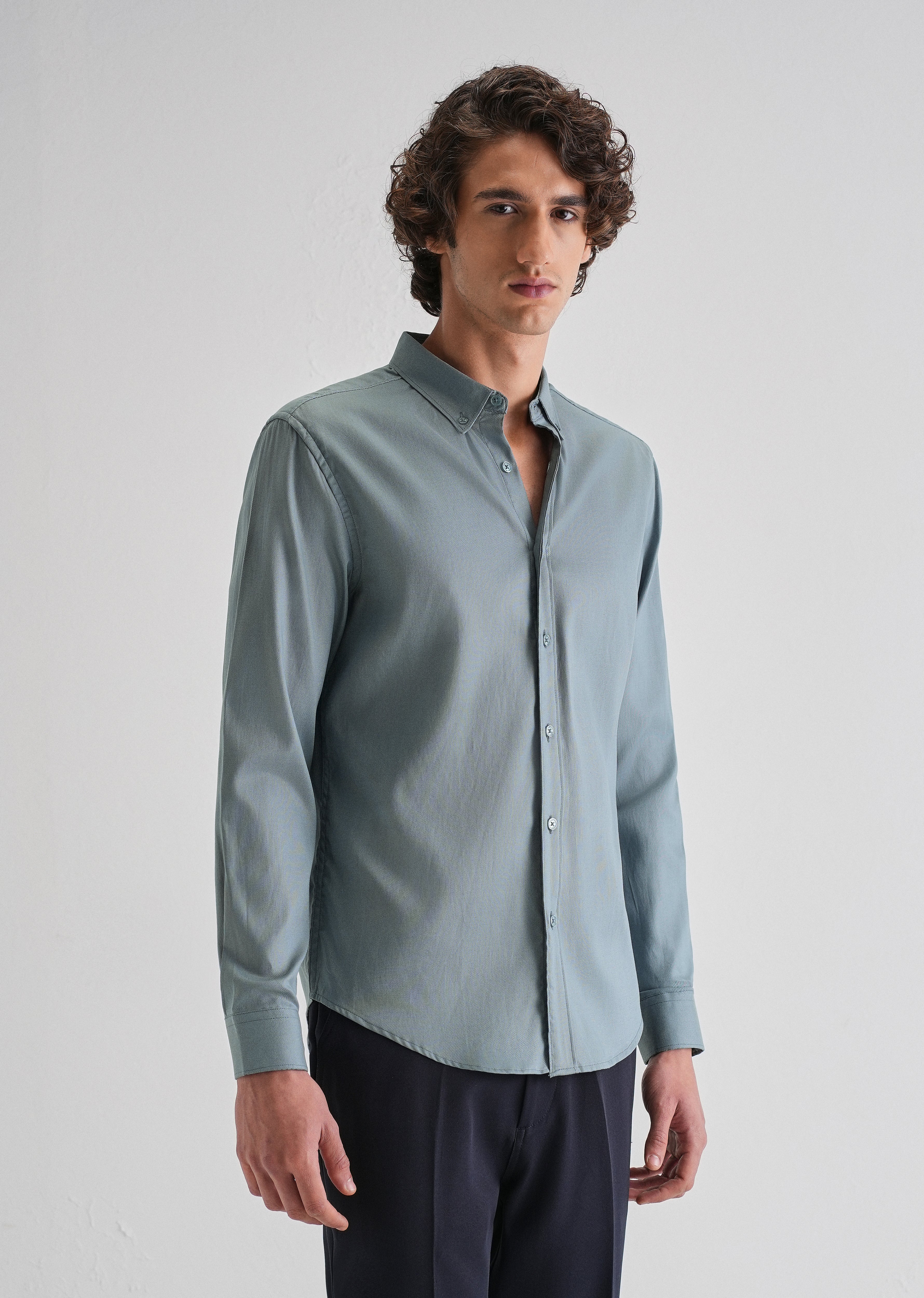 Fairview Blue Plain Blended Cotton Regular Fit Shirt