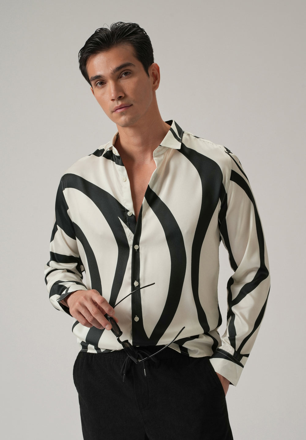 Flow Line Print Shirt