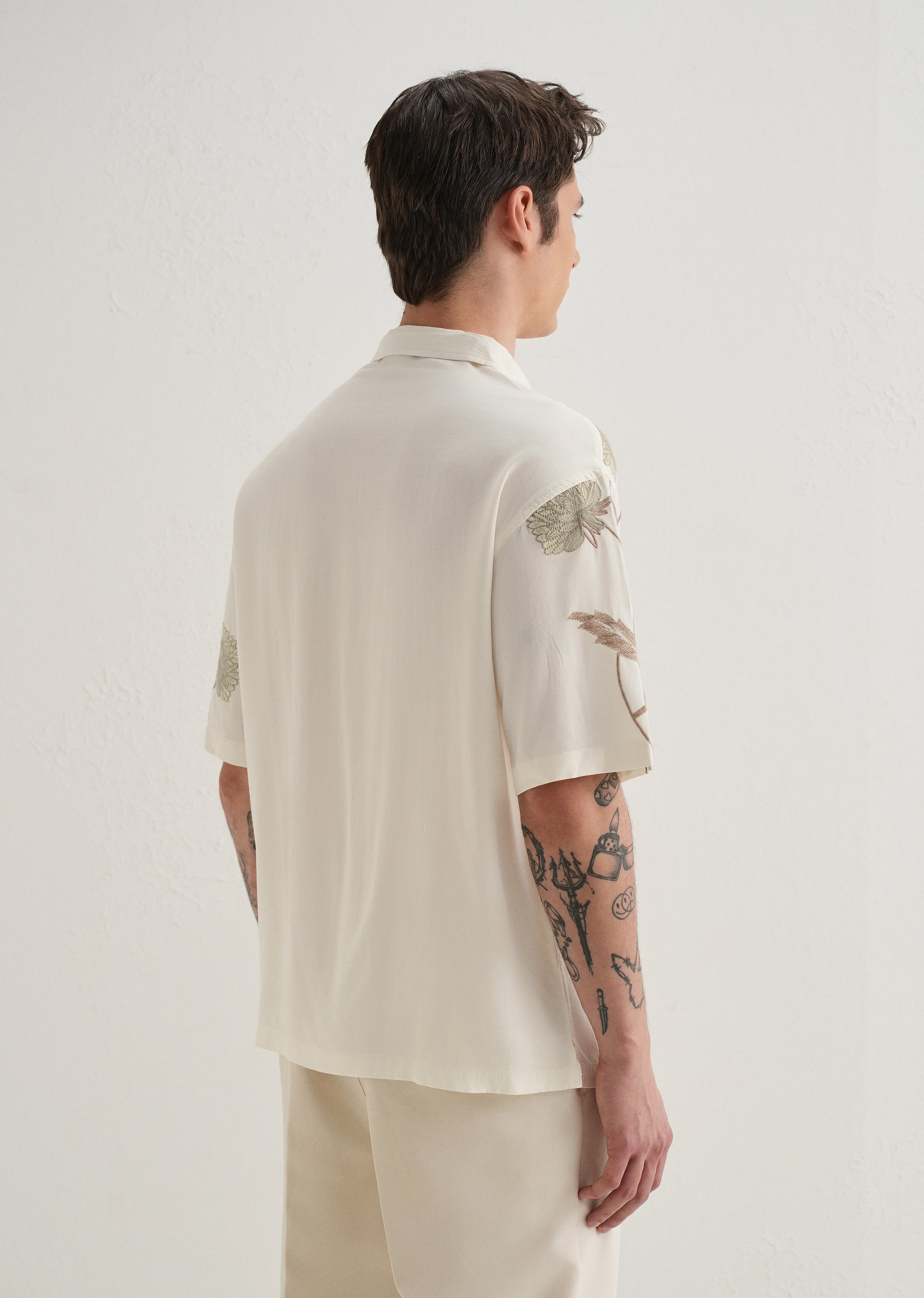 Green Floral Front Embroidery Shirt