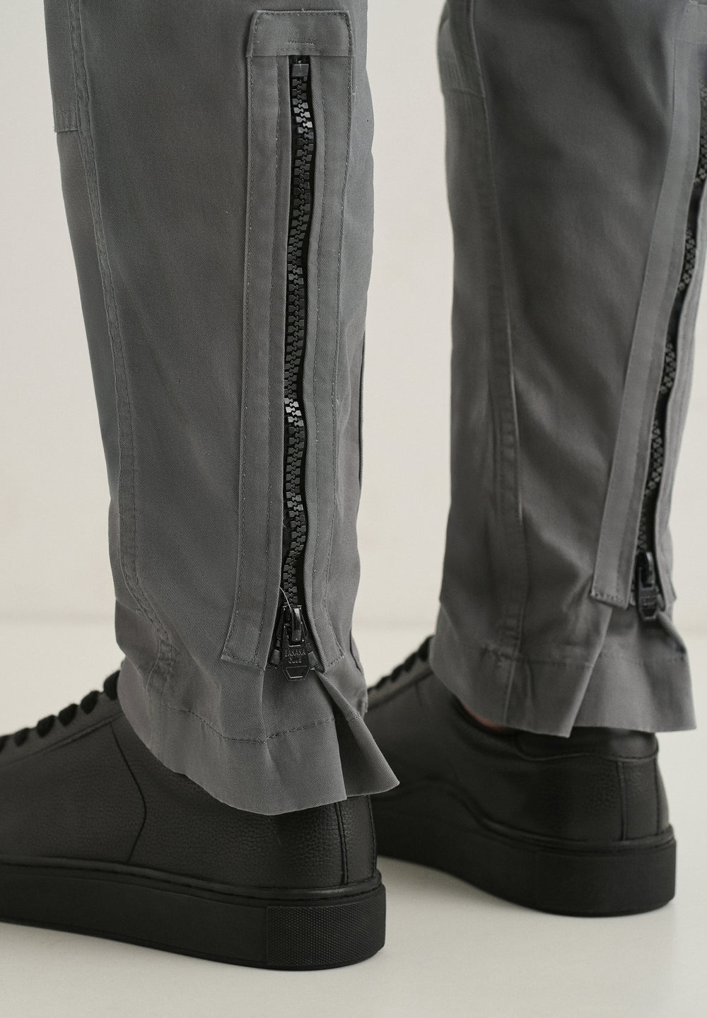 Gris Gray Zipper Cargo Pant