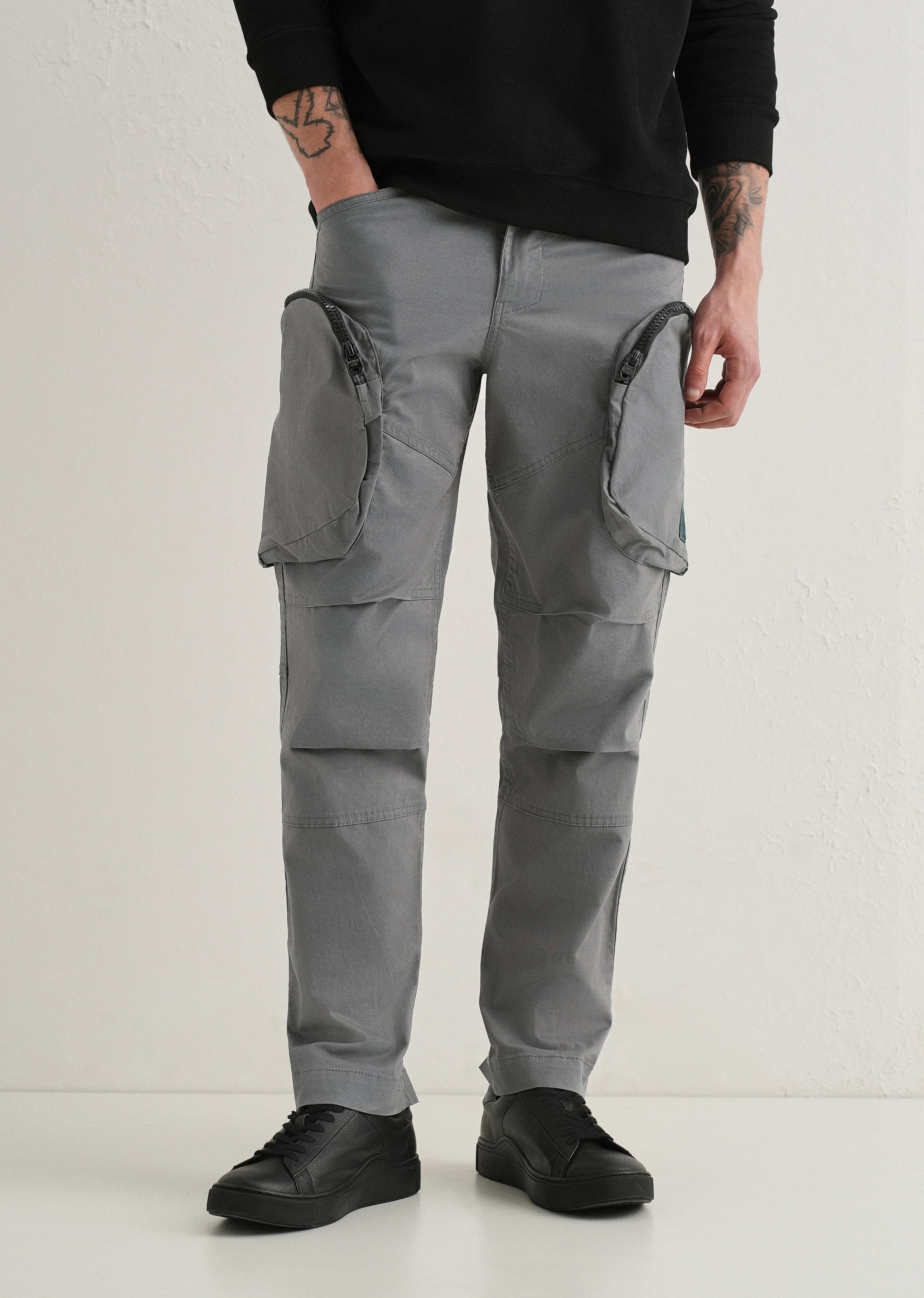 Gris Gray Zipper Cargo Pant
