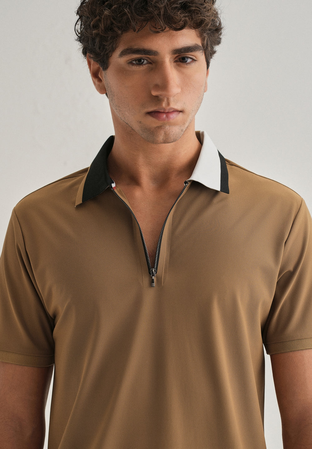 Khaki Zipper Polo Collar Seamless T-shirt