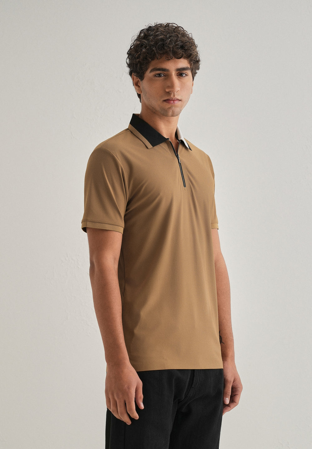 Khaki Zipper Polo Collar Seamless T-shirt