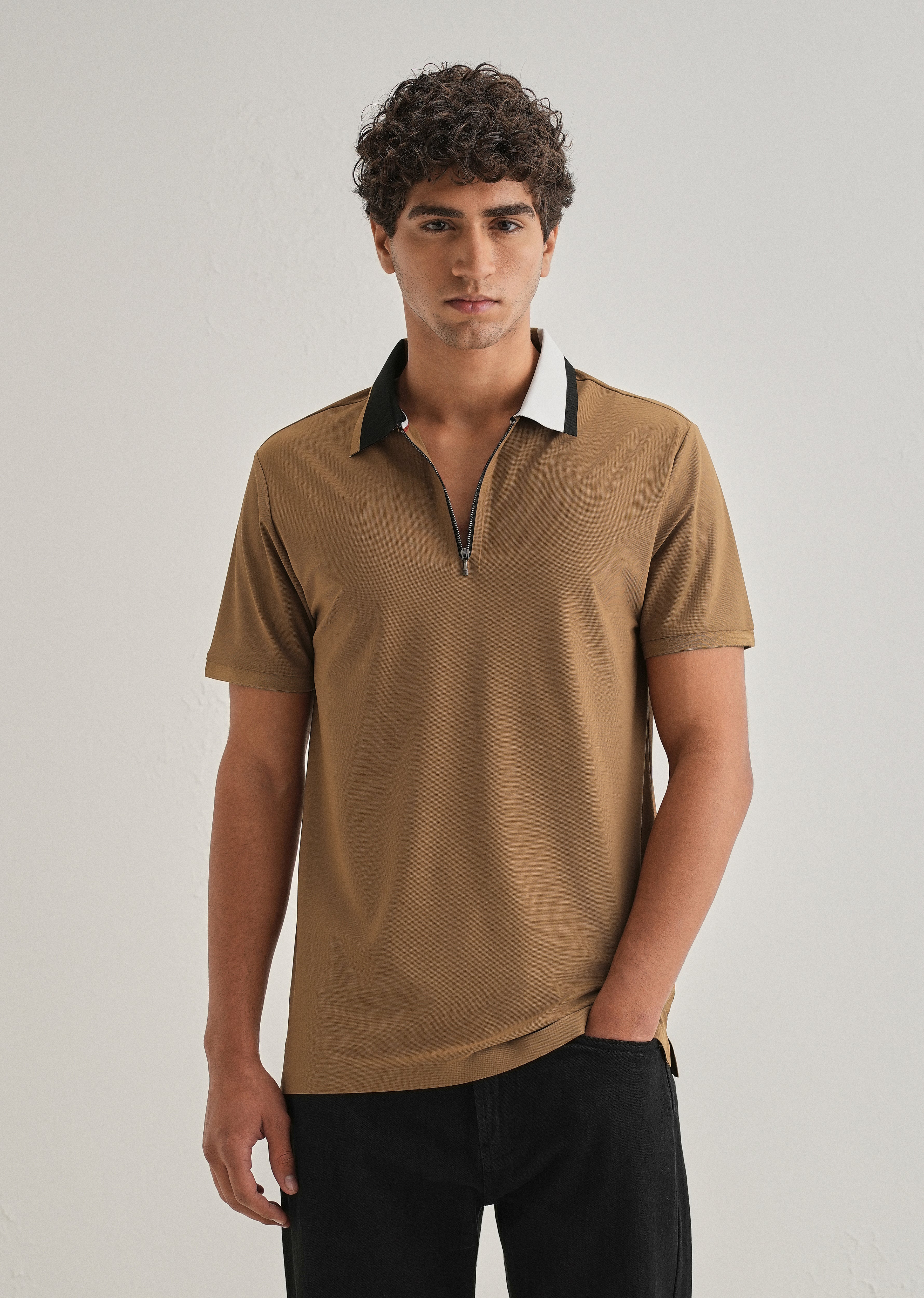 Khaki Zipper Polo Collar Seamless T-shirt