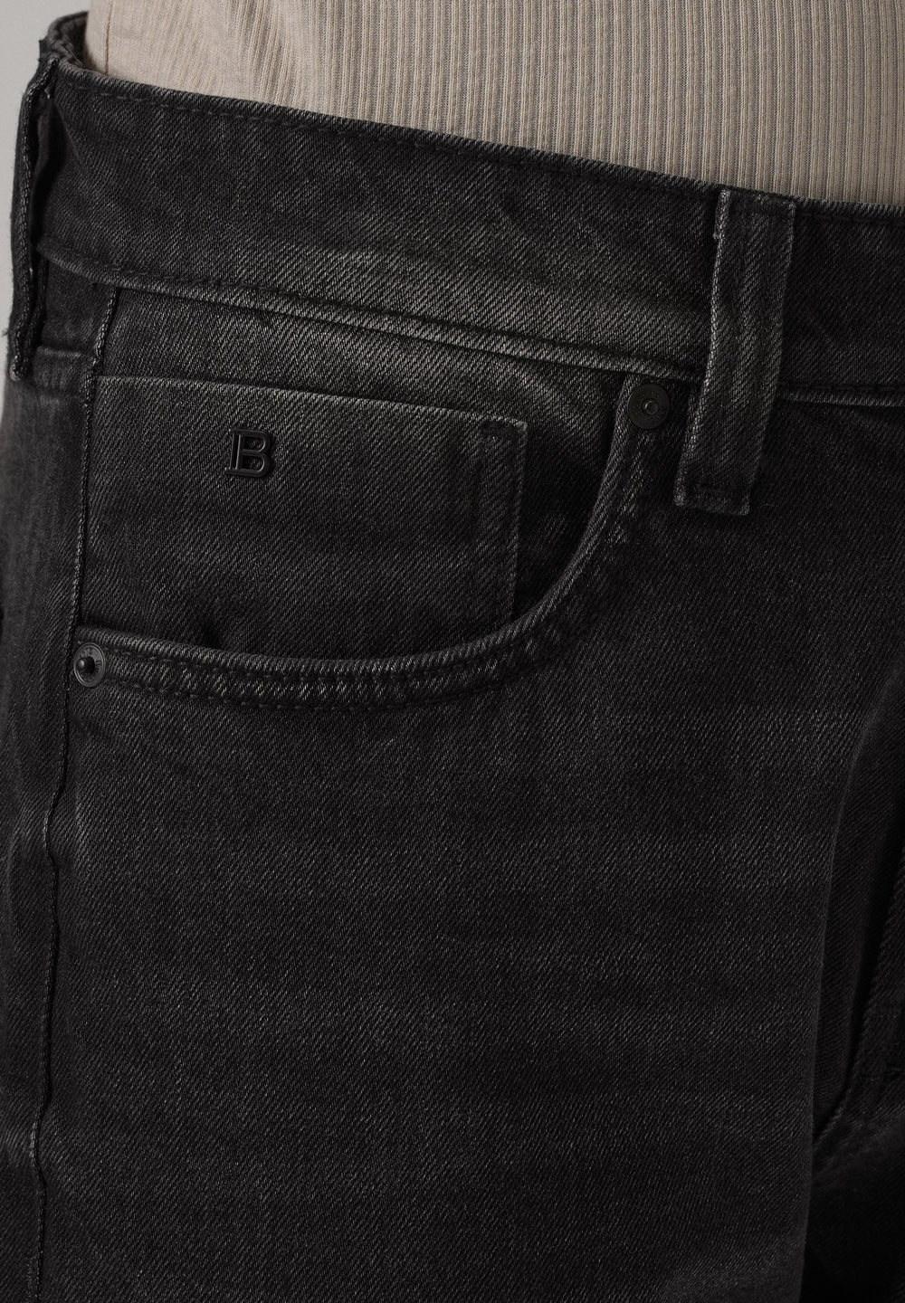 Low Fade Black Straight Fit Jeans