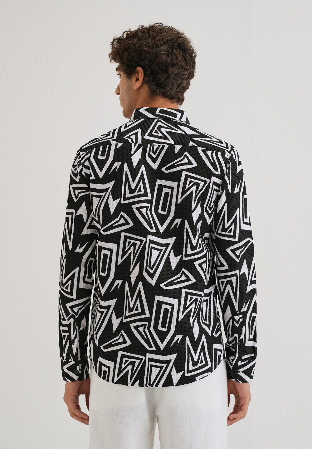 Maze Line Waffle Dobby Black Shirt