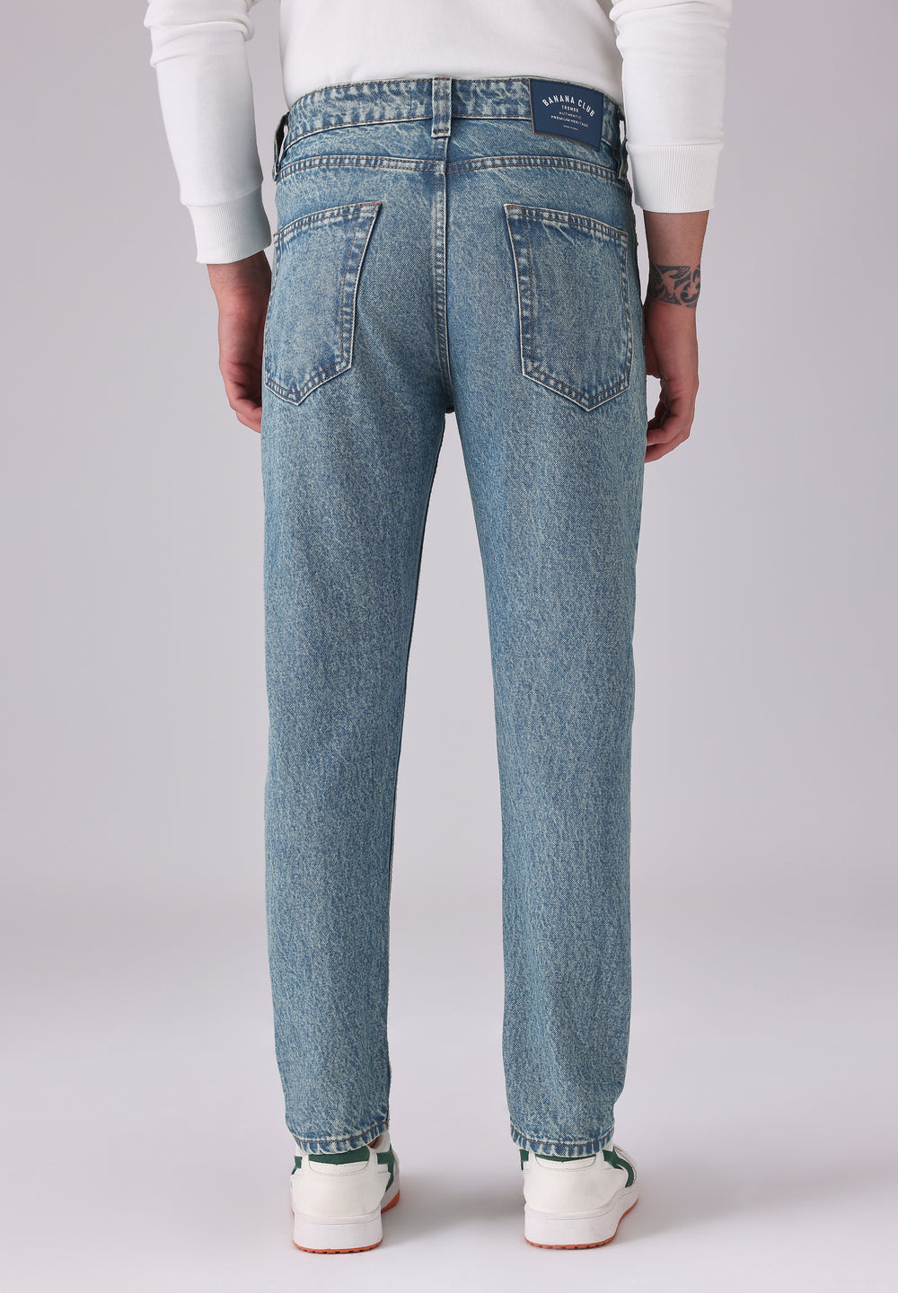 Mid Wash Carrot Fit Jeans