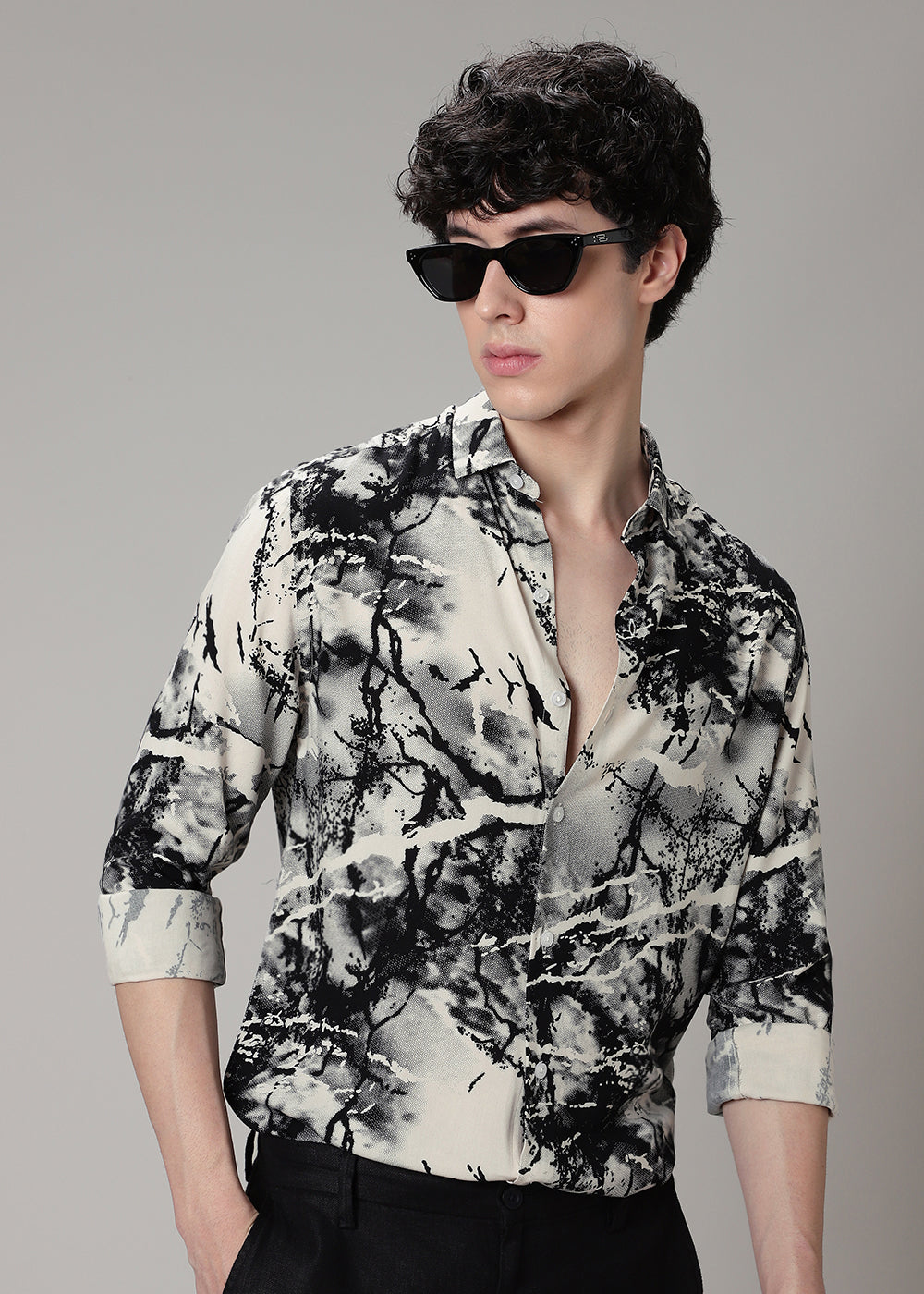 Monochromatic Pattern Feather Shirt