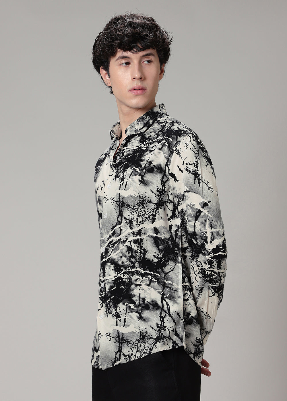Monochromatic Pattern Feather Shirt
