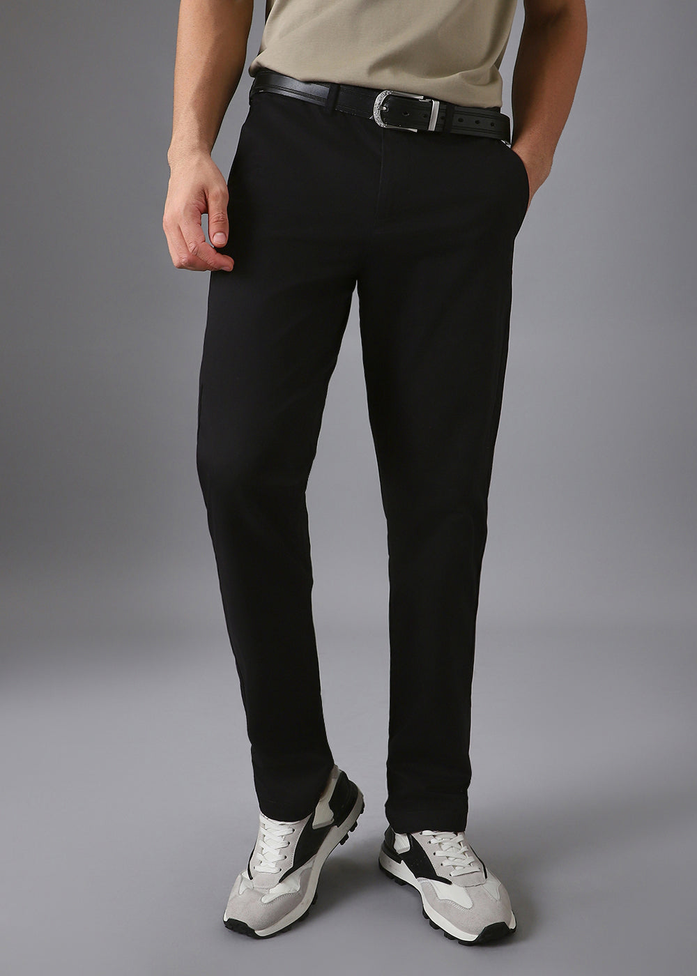 Noir Black Chino