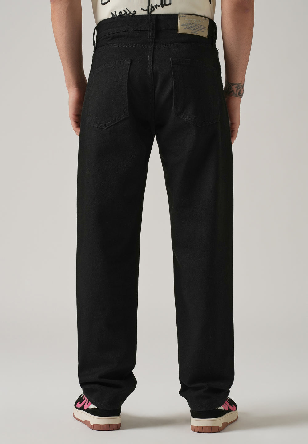 Relaxed Fit Black Jeans