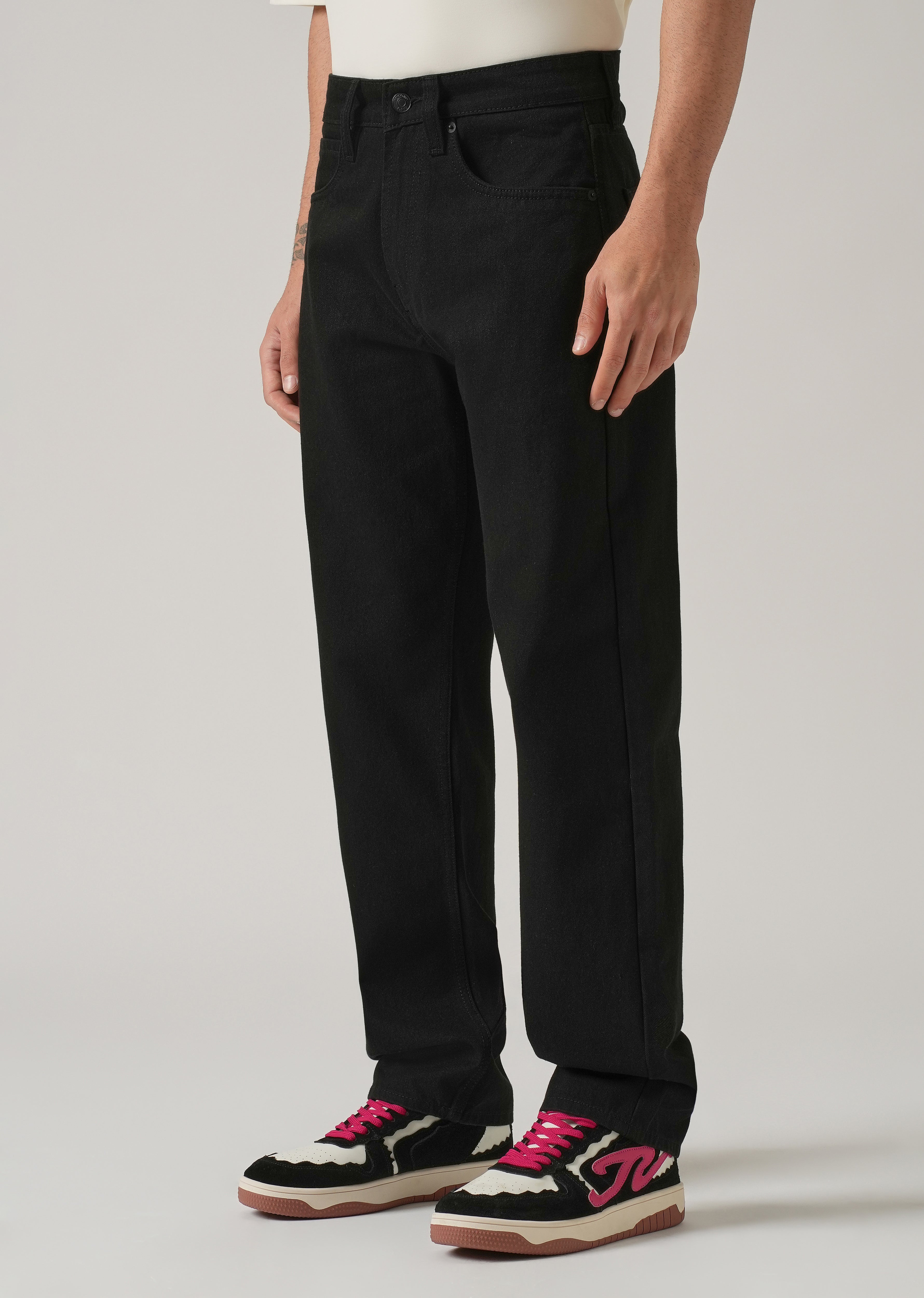 Relaxed Fit Black Jeans