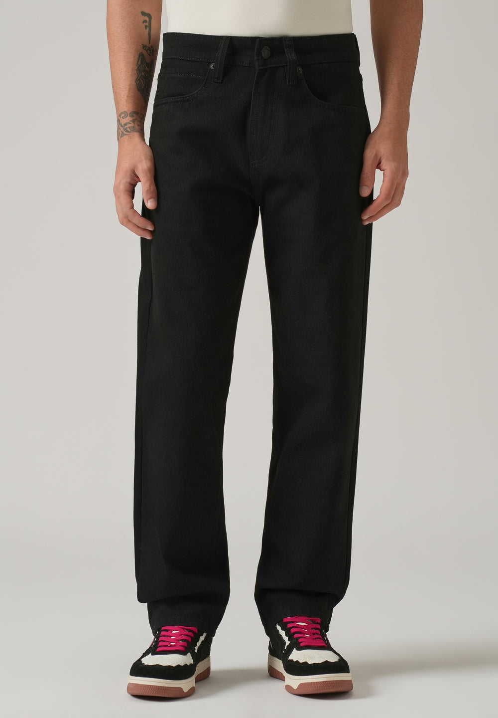 Relaxed Fit Black Jeans