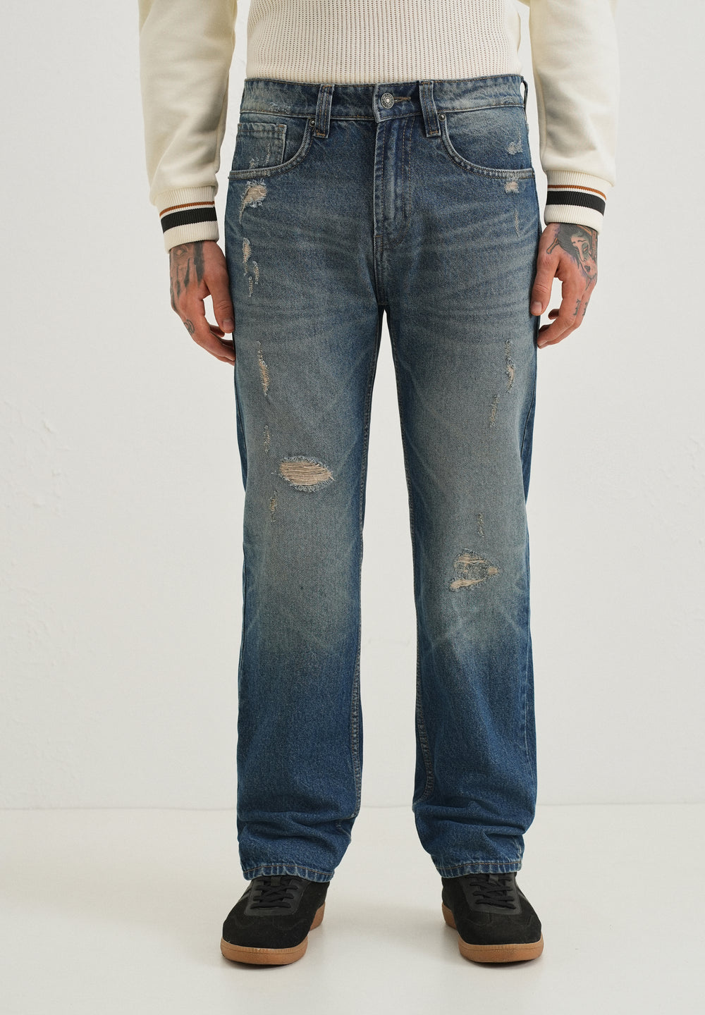 Ripped Blue Straight fit Jeans