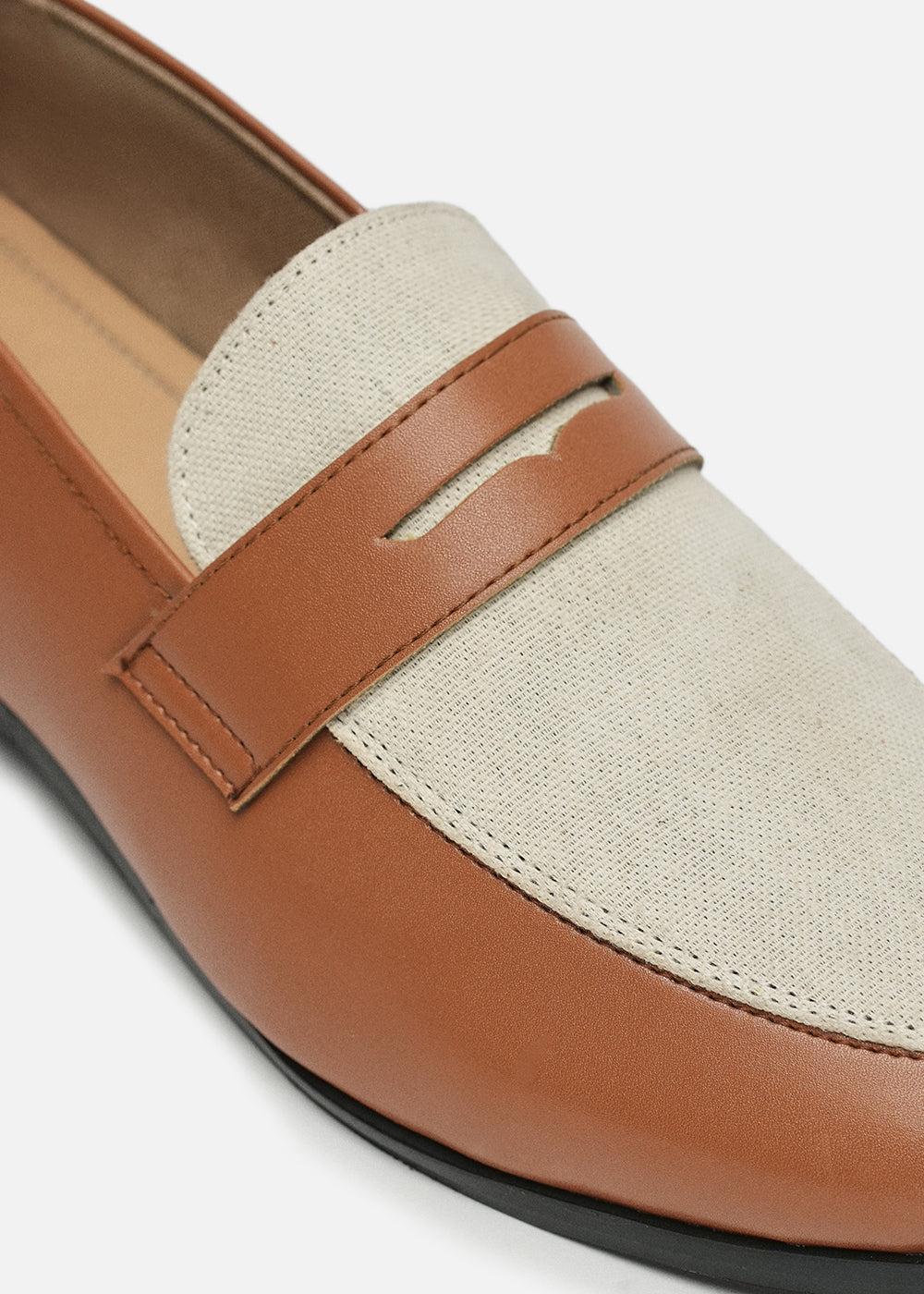 Tan & Beige Dual-Tone Loafers