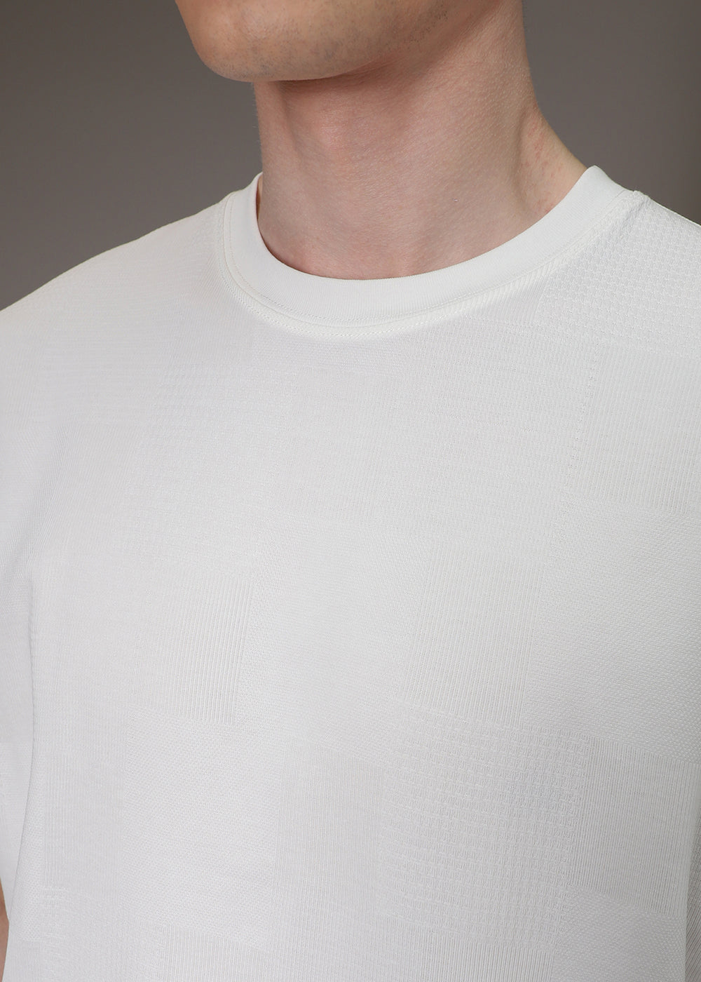 Textured Patterned White T-shirt