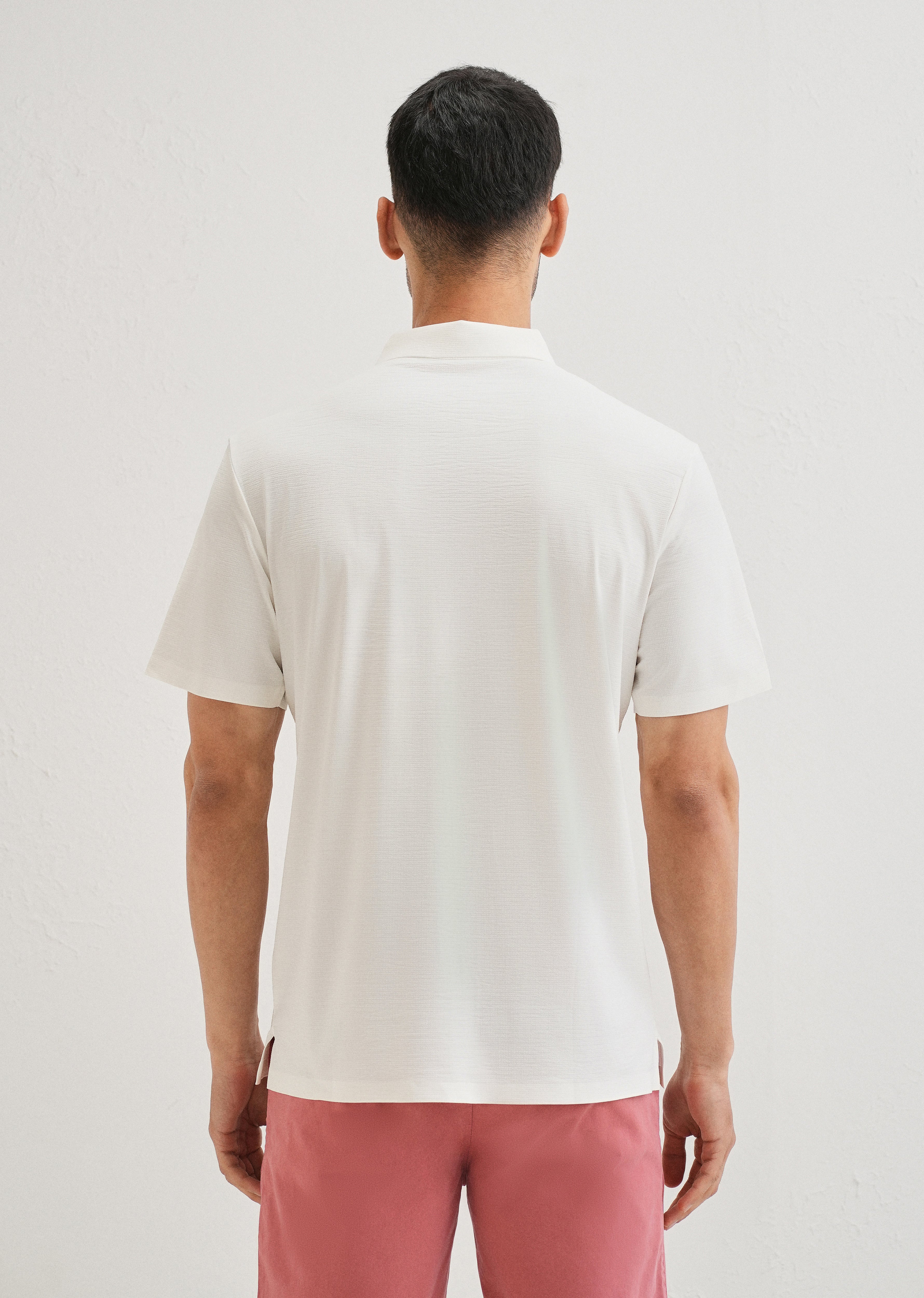 Textured White Plain Stitchless Polo T-shirt