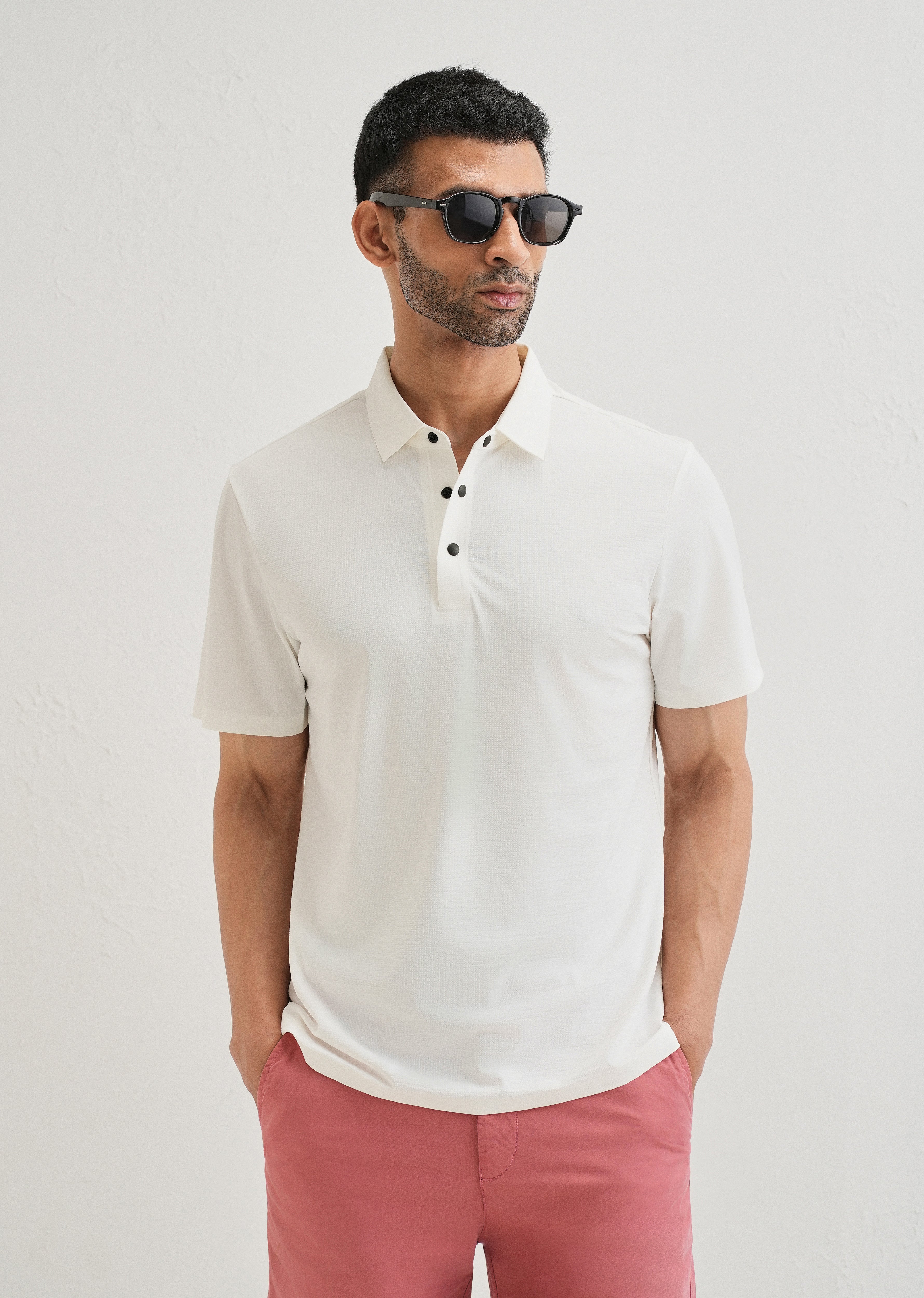 Textured White Plain Stitchless Polo T-shirt