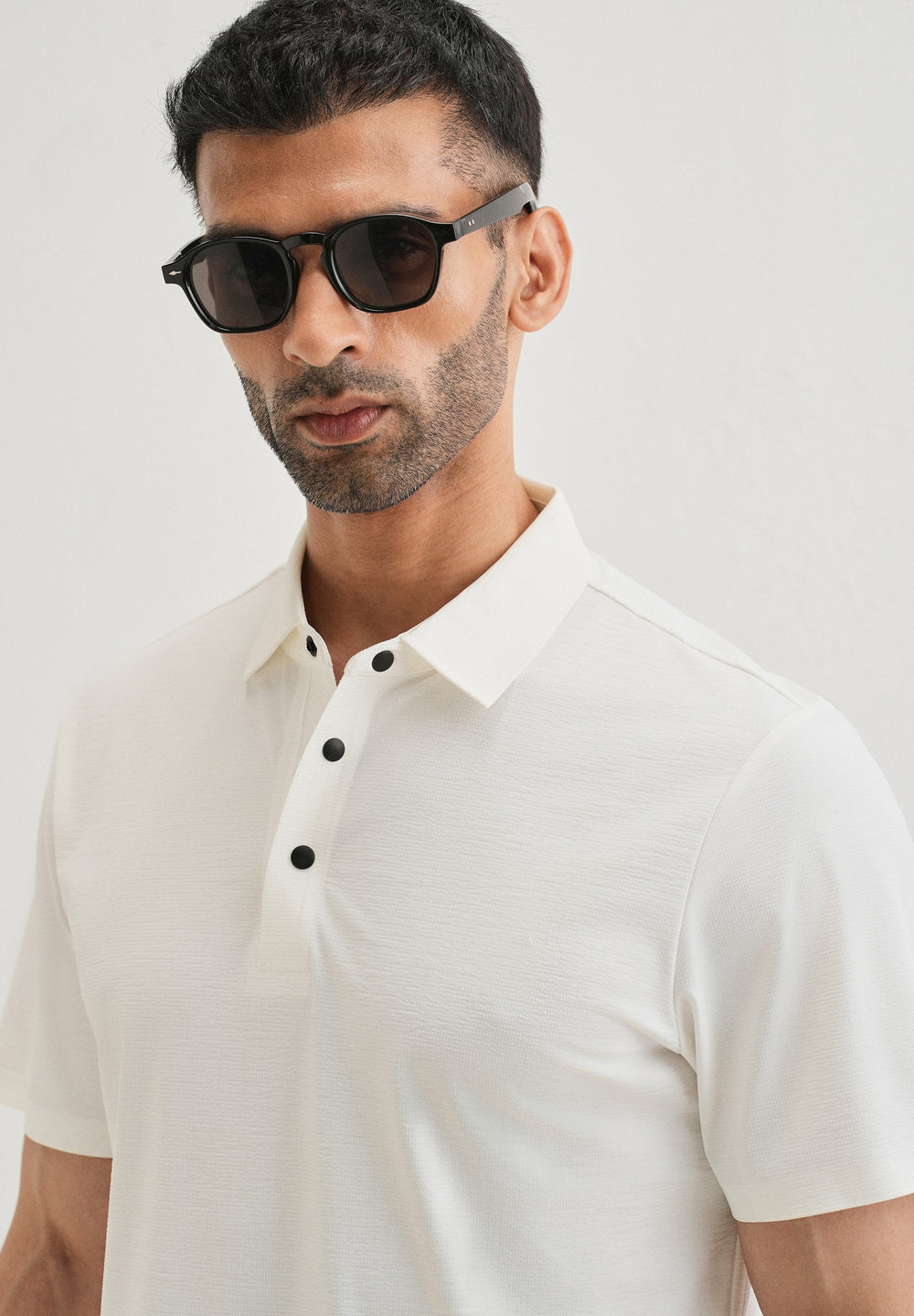 Textured White Plain Stitchless Polo T-shirt