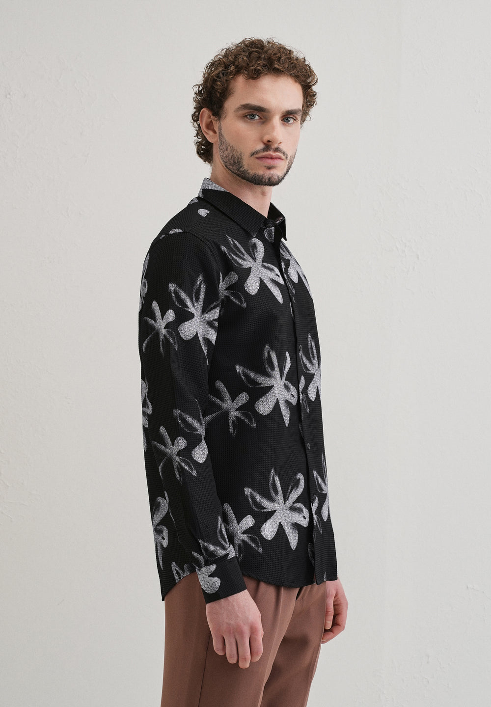 Twig Flower Waffle Dobby Black Shirt