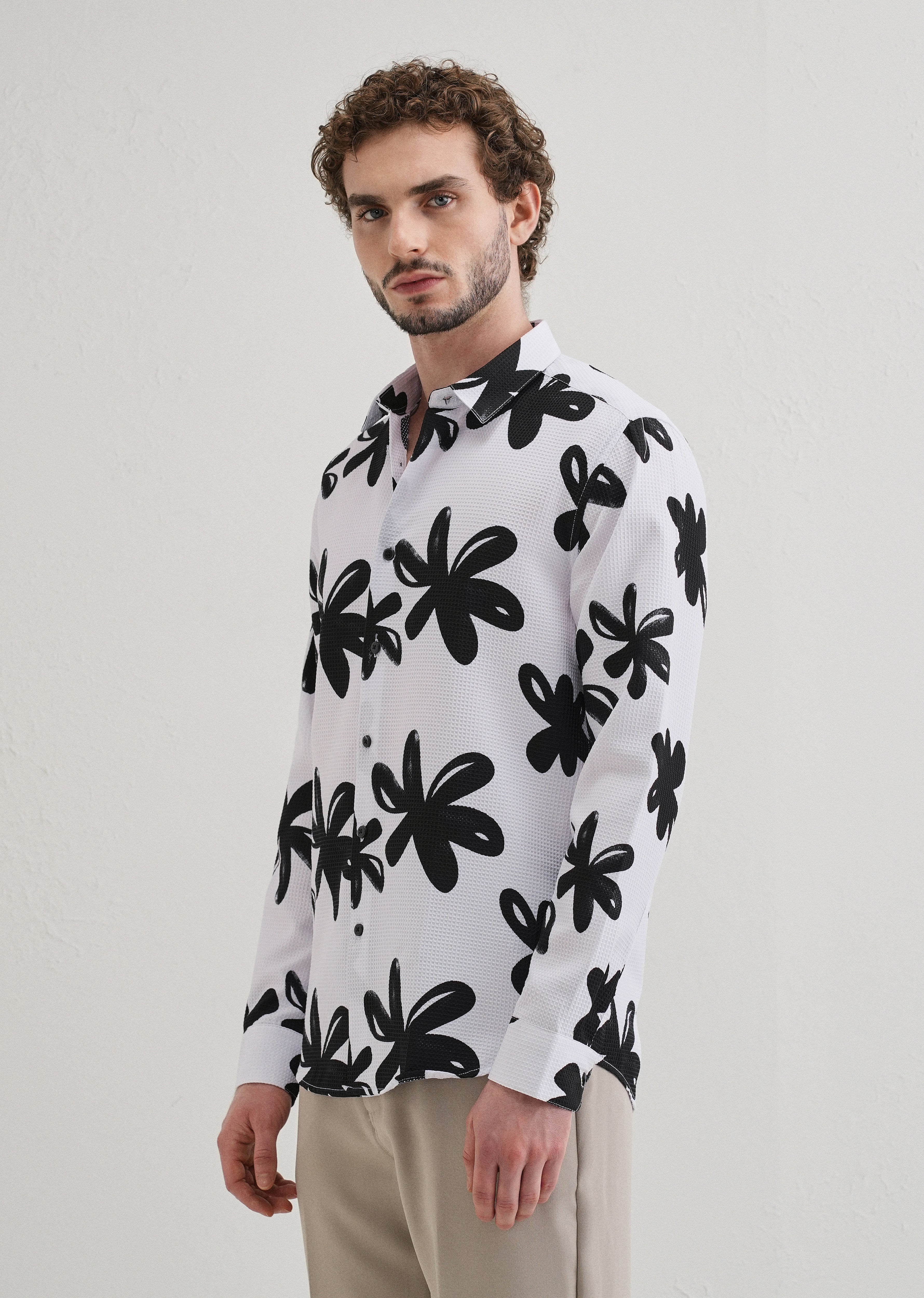 Twig Flower Waffle Dobby White Shirt