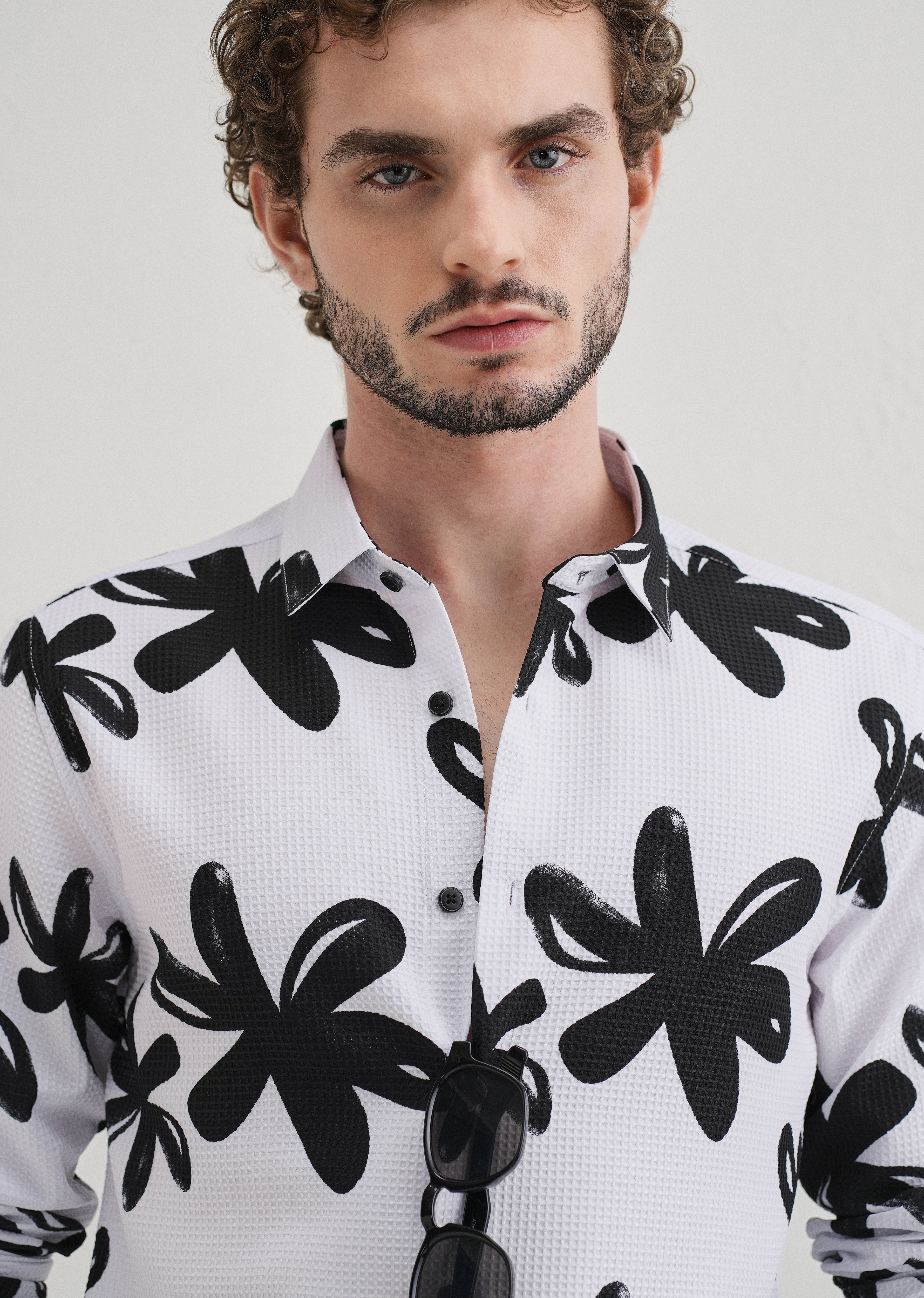 Twig Flower Waffle Dobby White Shirt